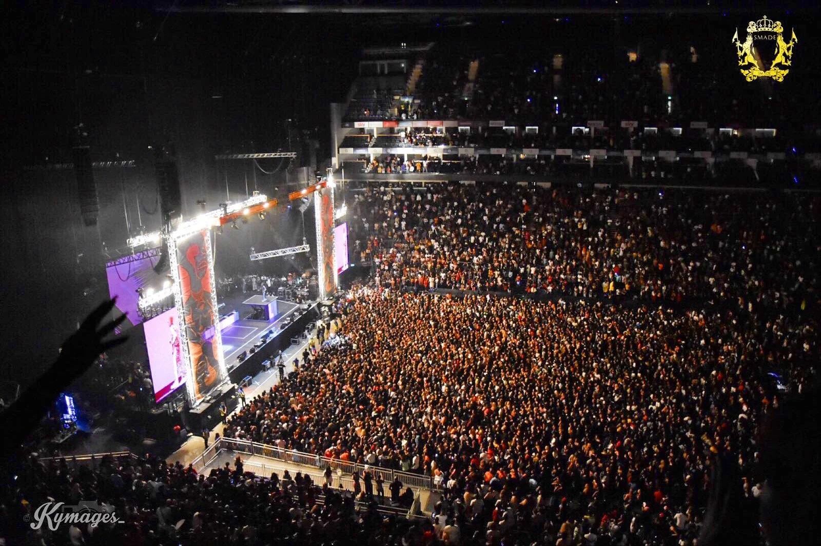 Afro Republik stadium show strategy