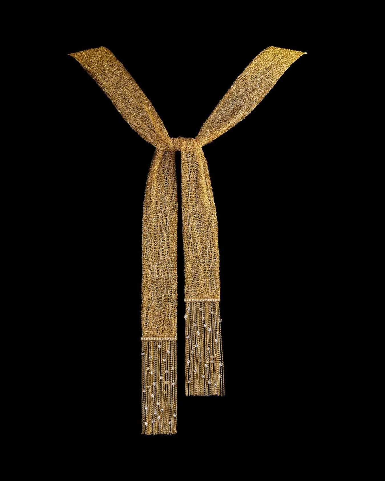 Boucheron Diamond, Gold Necklace
Full-cut diamonds weighing a total of 3.00 carats, gold 18k (750). Delilah marked Boucheron, French hallmarks.
Weight 207.10g.