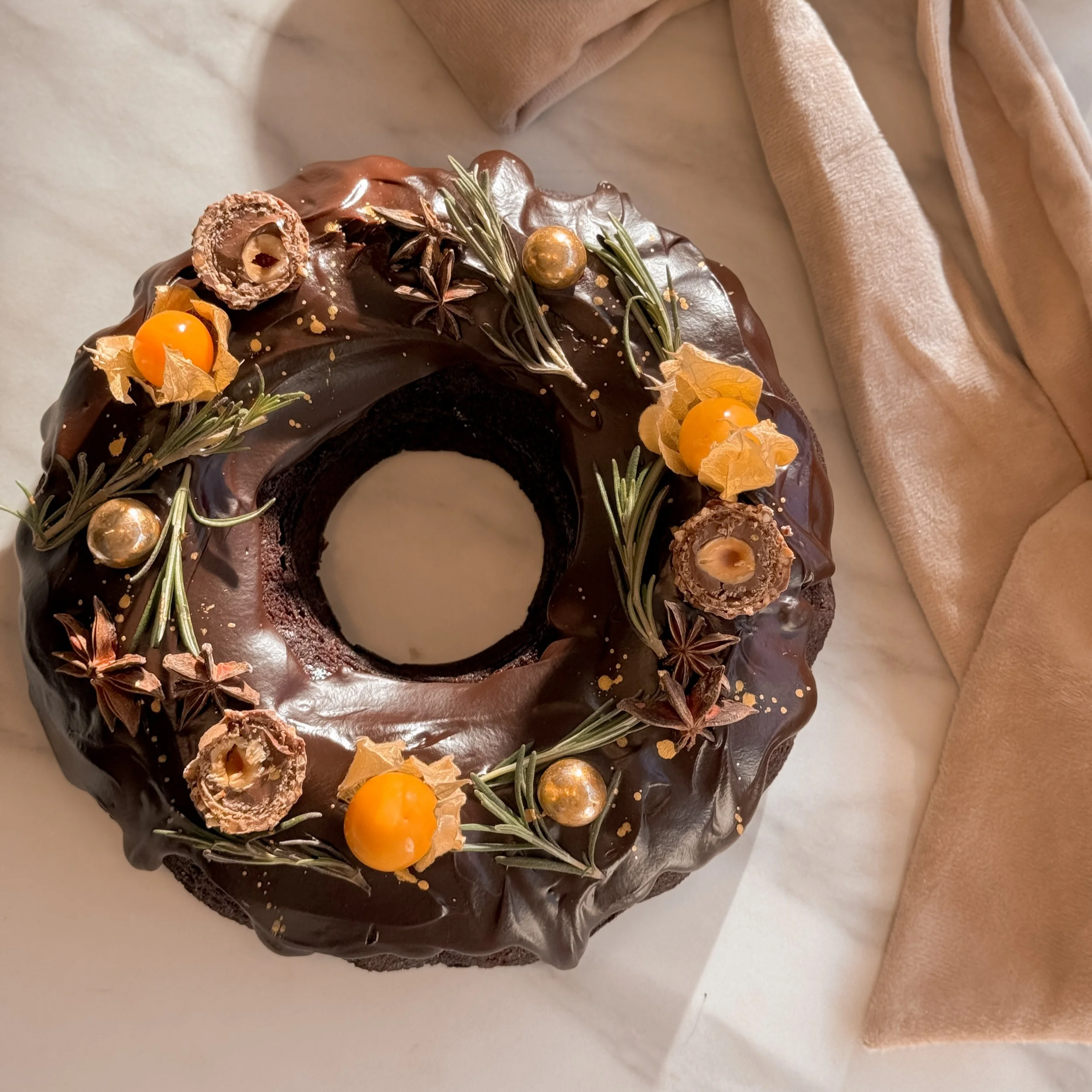 Festive Cake Wreath