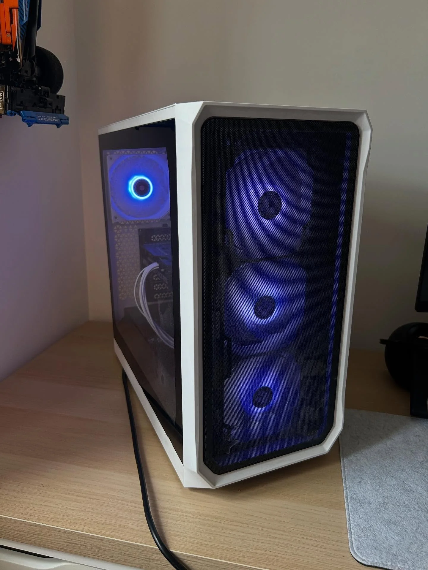We got this beautiful PC back up and running today 💪

It just needed a replacement CMOS battery and now it&rsquo;s back on it&rsquo;s feet 🥳

Get in touch for any repairs you need! 

#gamingpc #gaming #gamer #pc #pcbuild #custompcbuild #custompc #p