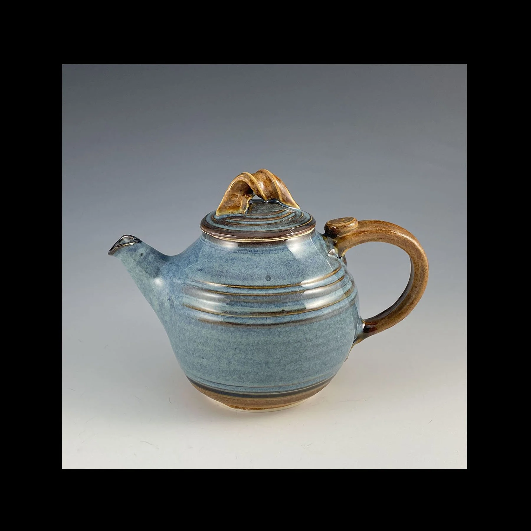 teapot blue amber.JPG