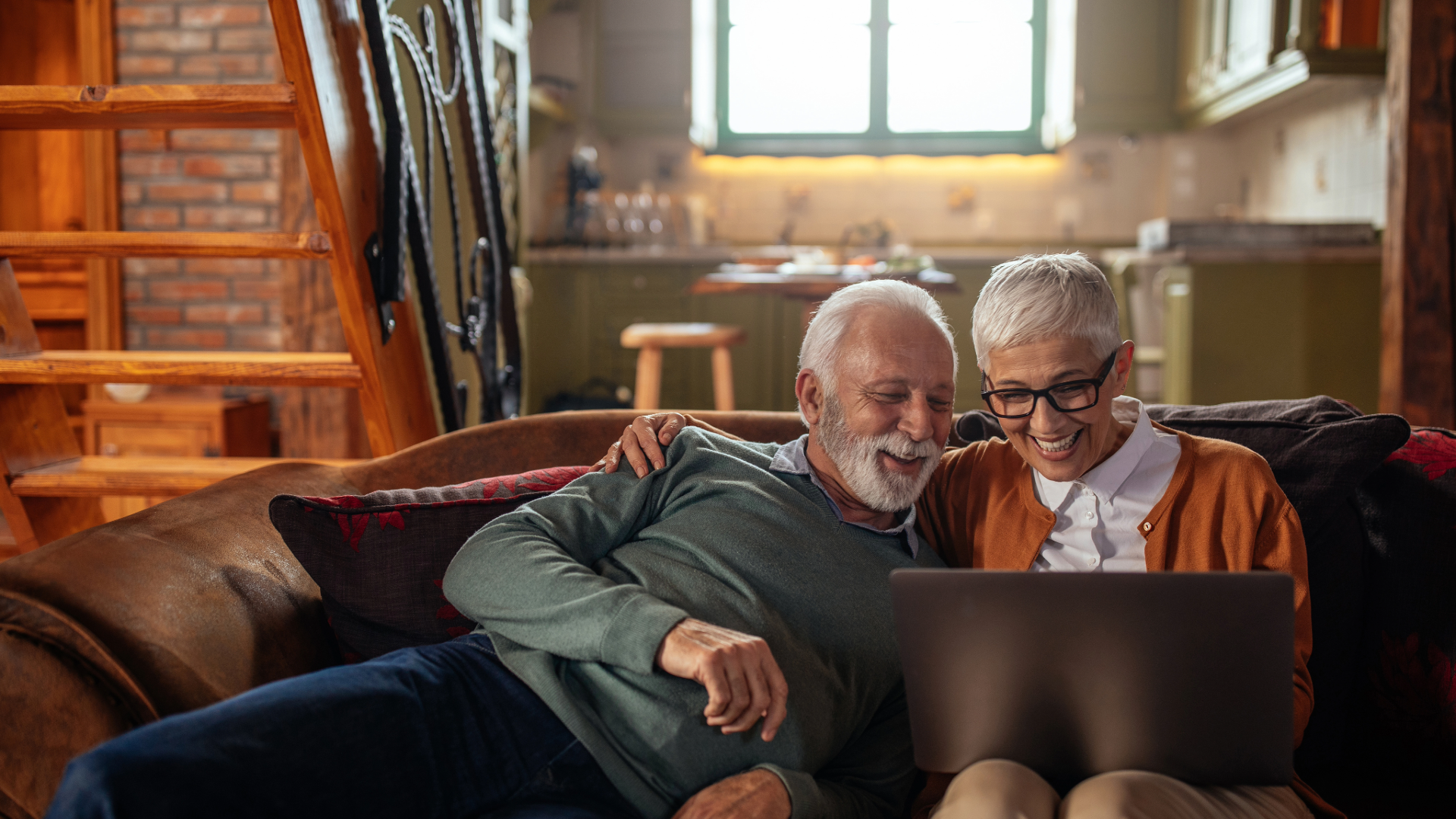retired couple facetime laptop