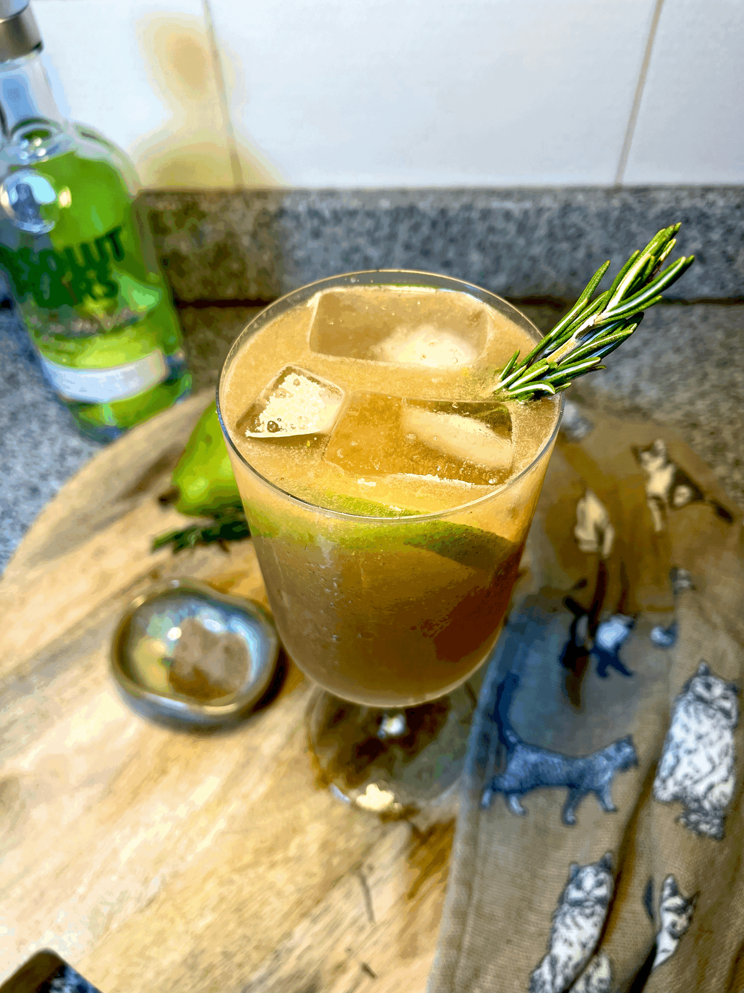 Vodka pear fizz