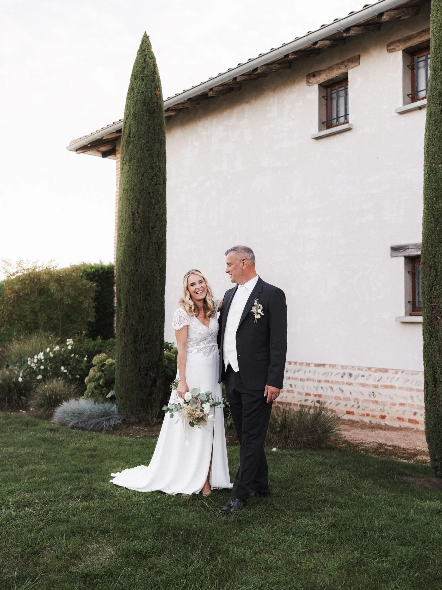 Emma &amp; Giu ✨
30/08/2025 

Lieu : Domaine des Bati&egrave;res 
Traiteur : @maissonartisandugout 

#mariage #wedding #photography #photographer #pic #love #photographe #instawedding #weddingday #engagement #weddingphotographer