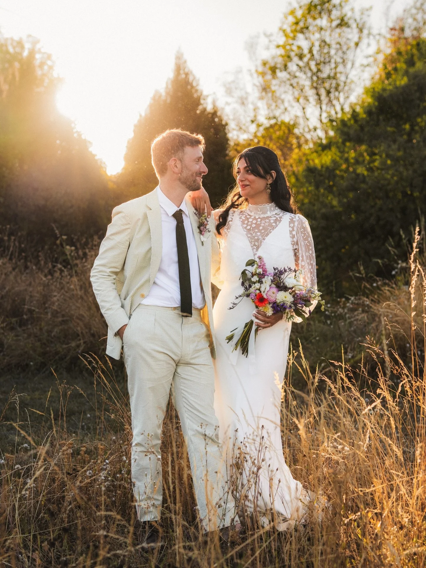 Myriam &amp; Maxime 🌅
16/07/2025

Lieu : @domainedesplagnes 
Traiteur : @lesrestaurantsjules 
DJ : @stanislasbukovski 
Vid&eacute;o : @timcallec 
Maquillage : @elodie_maquilleuse_coiffeuse 

#wedding #photo #weddingphotography #mariage #robe #golden