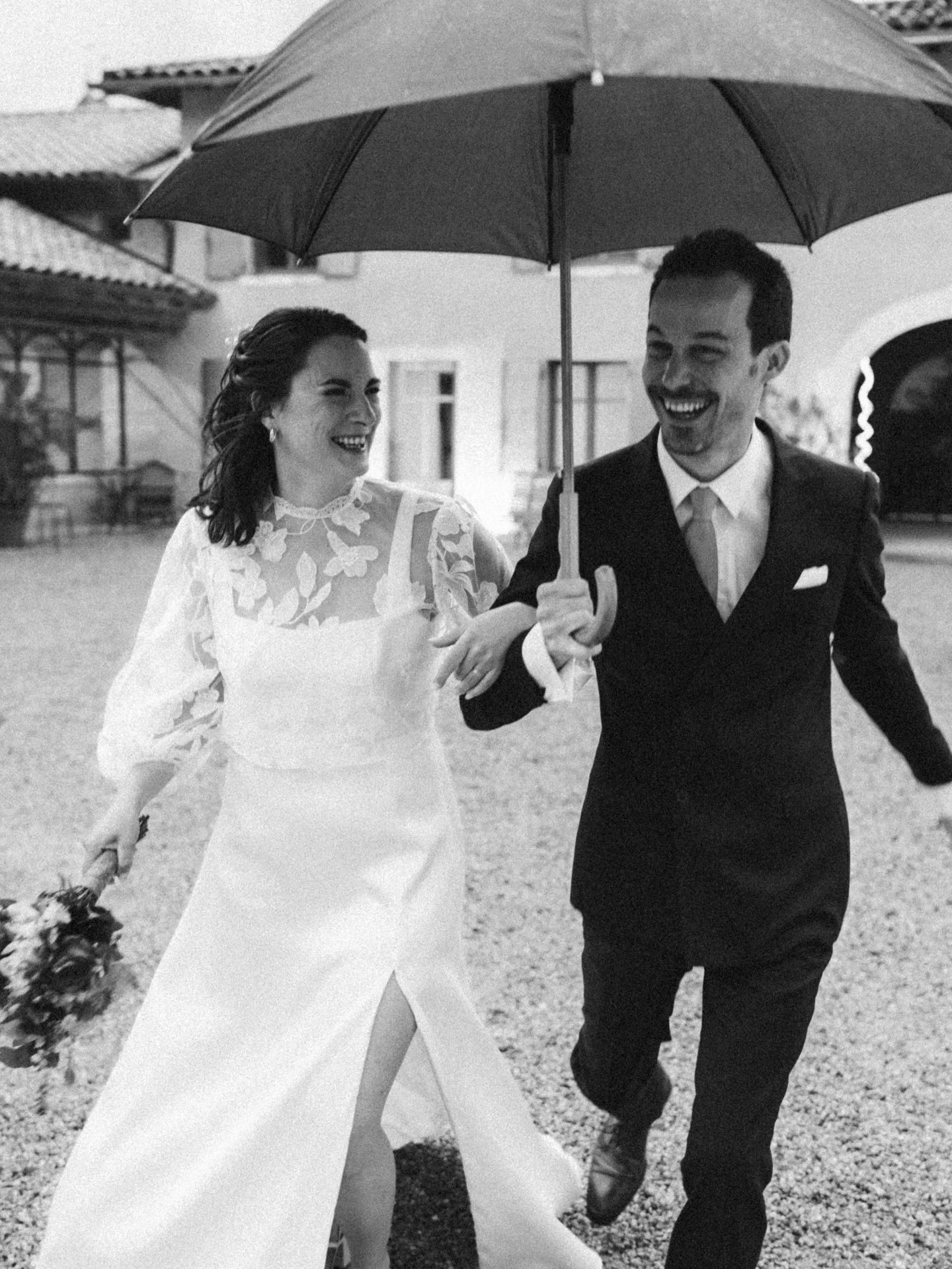 Apolline &amp; Ludovic🌙
01/11/2025

La saison des mariages touche &agrave; sa fin... et quelle fin&hellip;
Des regards sinc&egrave;res, des instants suspendus, des &eacute;motions brutes.
Merci &agrave; tous les couples qui m&rsquo;ont fait confianc