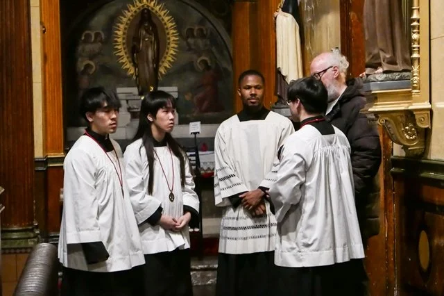 Discussions before Mass