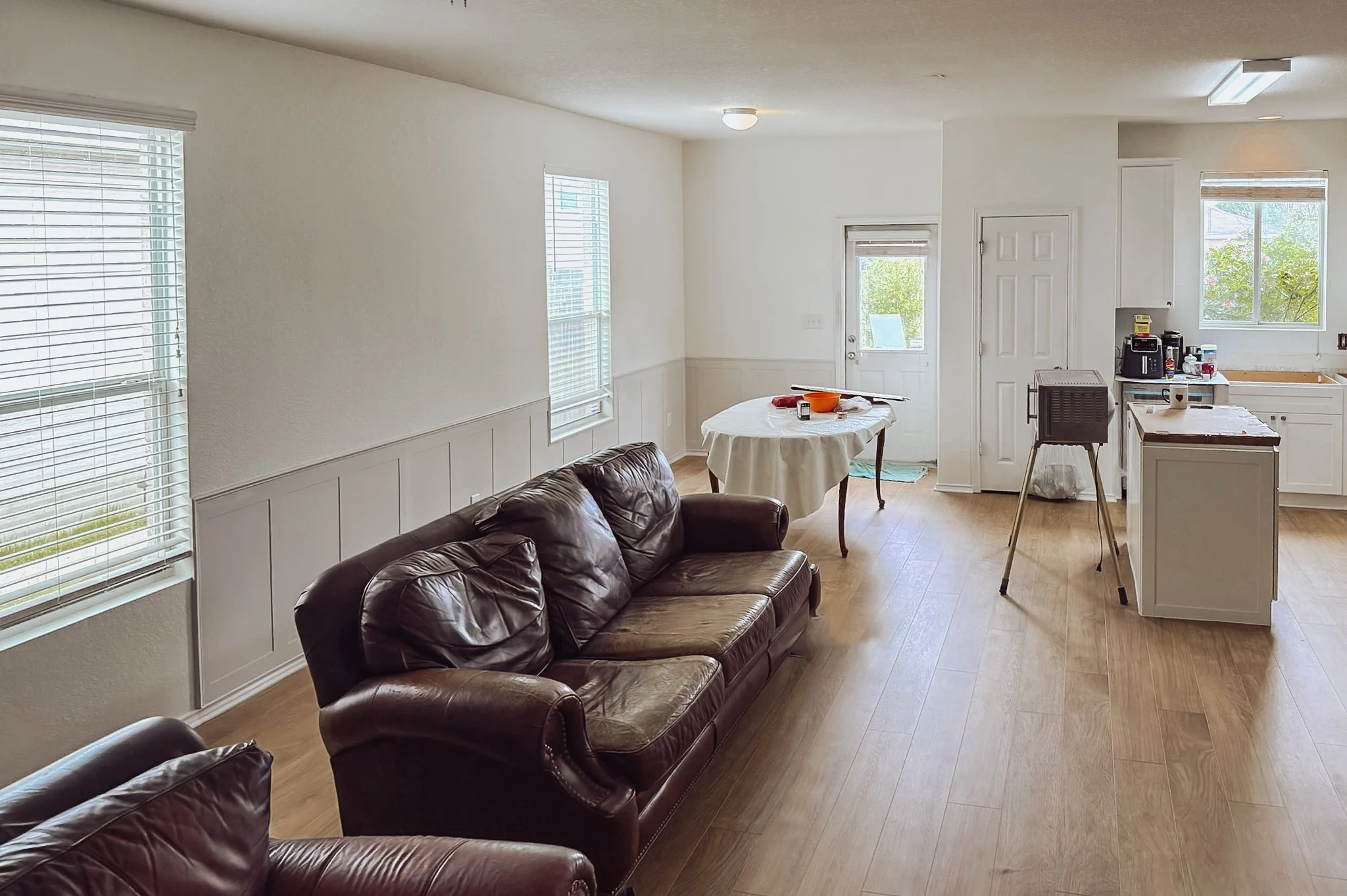 Renew any space in your Texas home with new trim paint. We take care of all of the preperation and finishing.