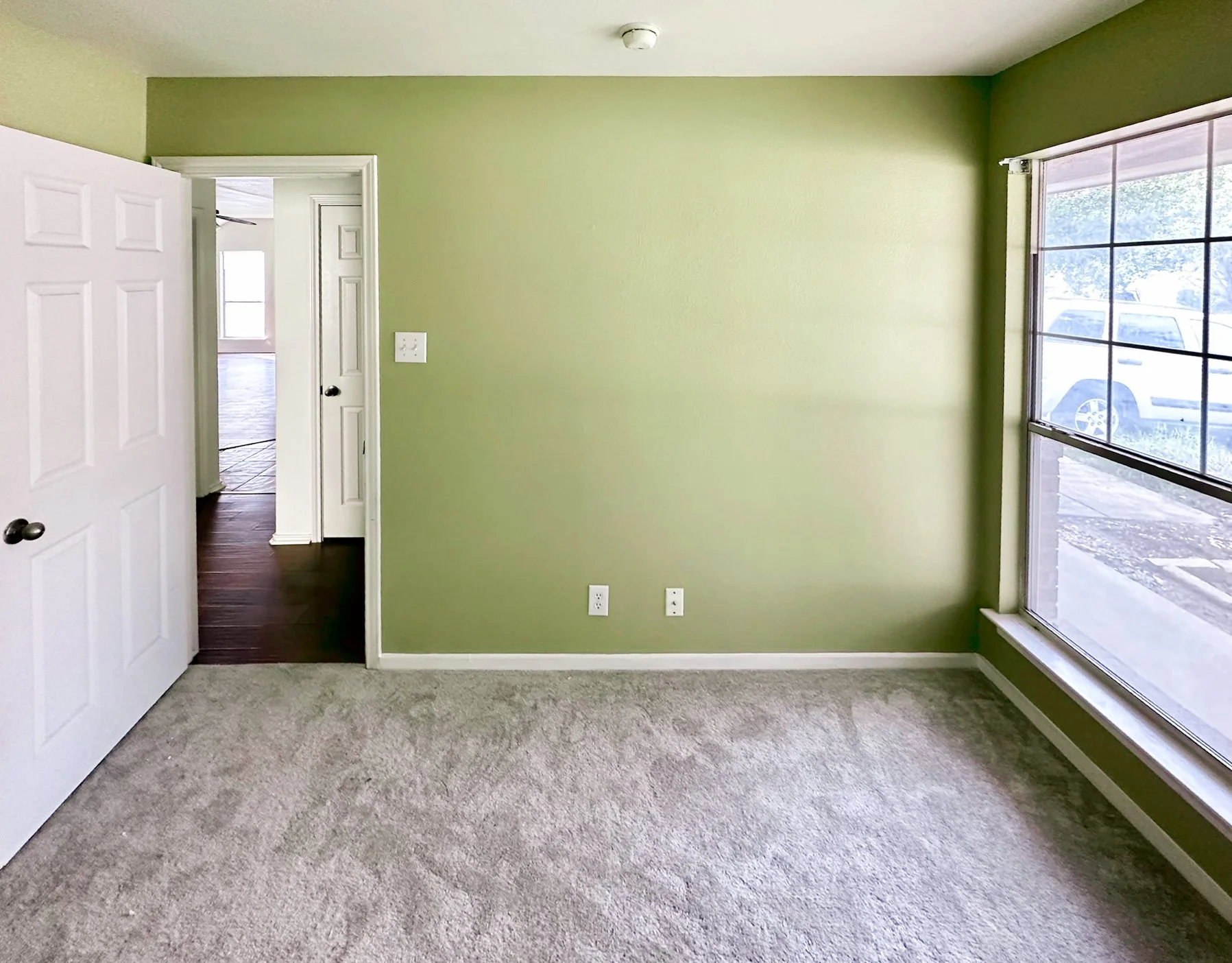 Clean, full cover painting jobs using Sherwin Williams paint.