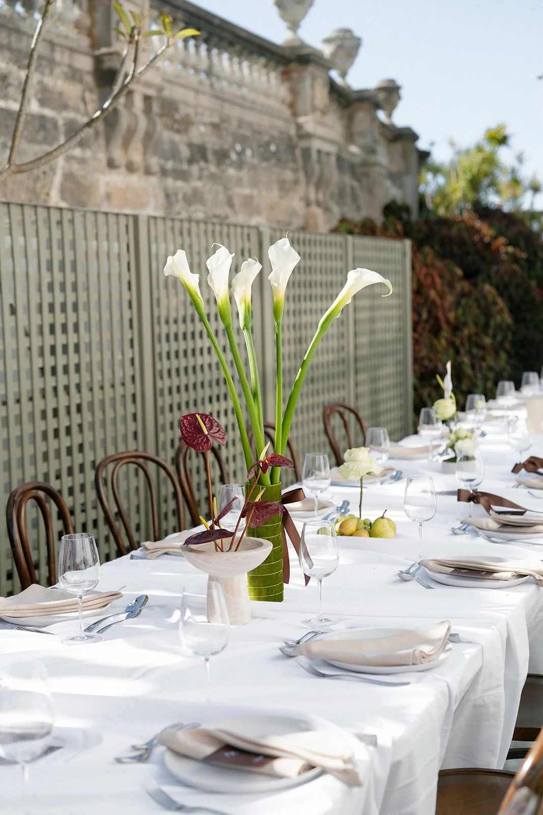 table with calla liliy vase AL-SP-73_websize.jpg