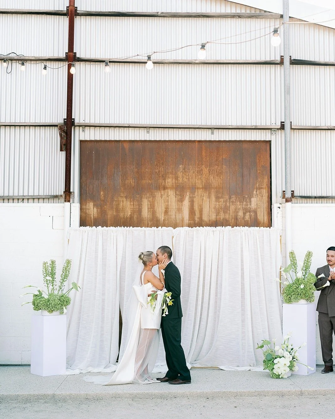 A lot of love for R and T captured artfully by @nataliejane.photography 

 #perthbride #perthweddings 
 #perthflorist #bridebouquet