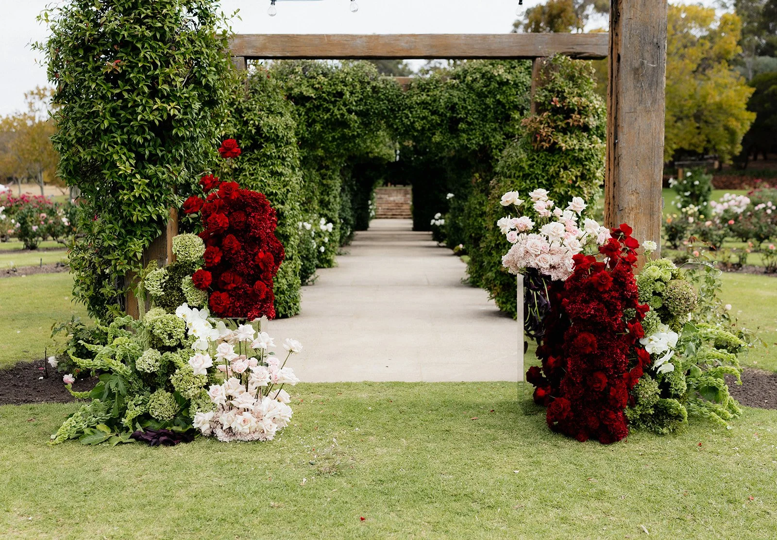ceremony florals 0N8A7004_websize.jpg