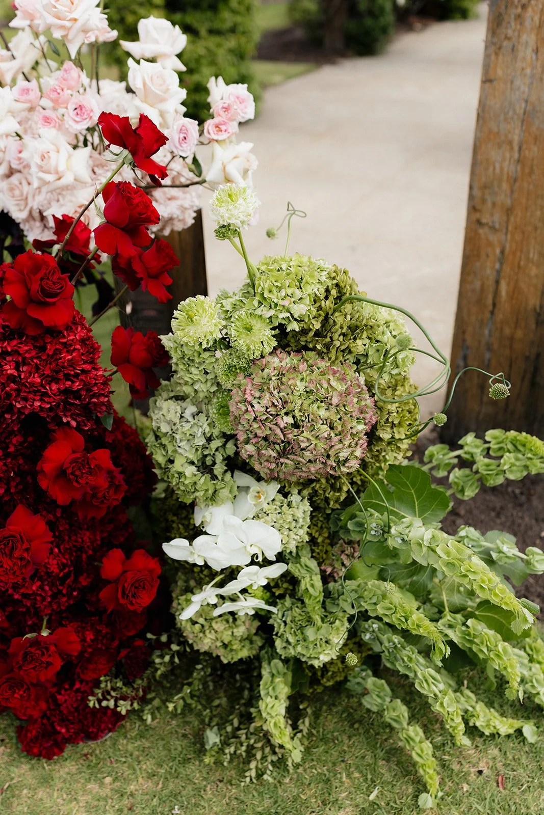 ceremony florals 0N8A6998_websize.jpg