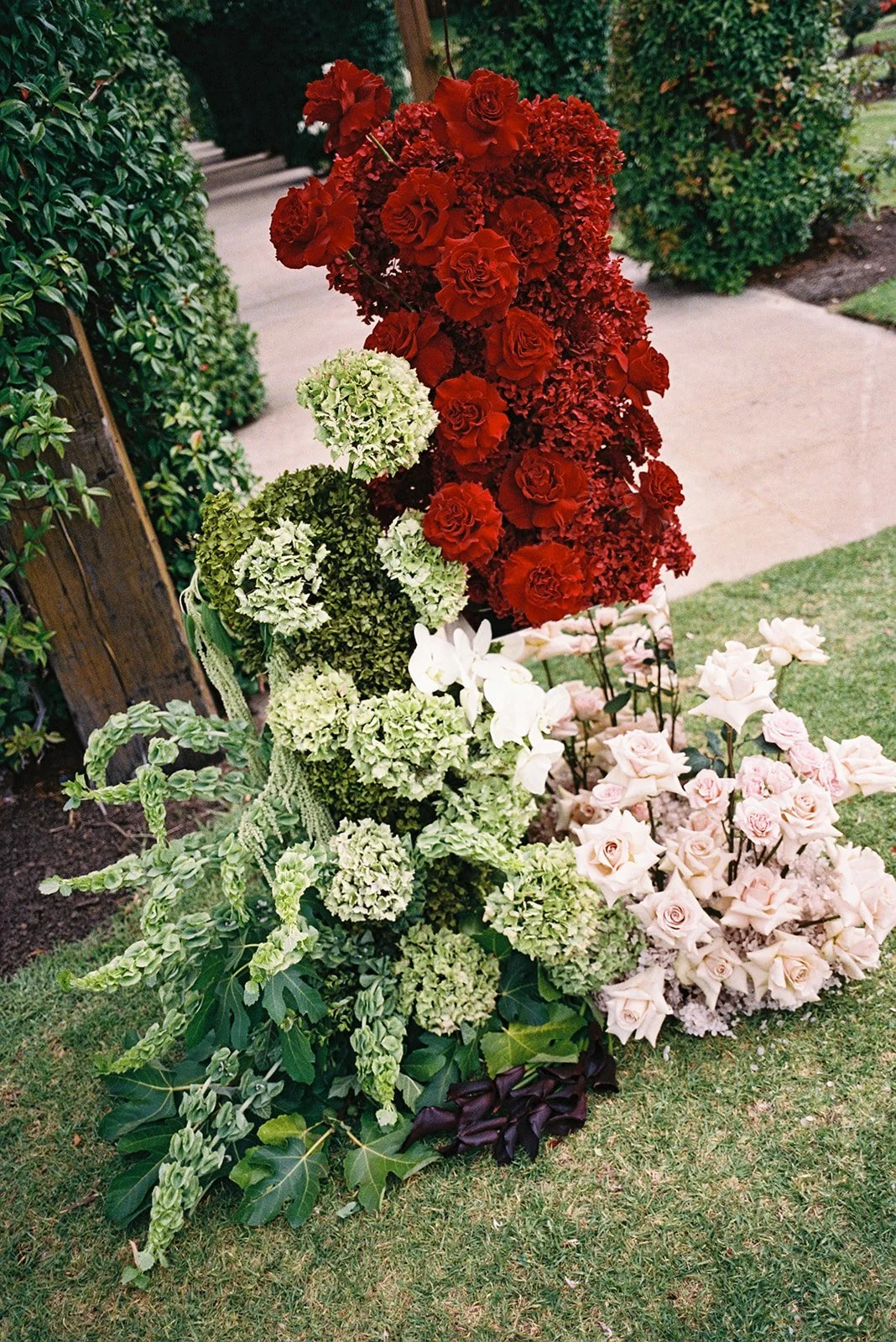 ceremony florals 000044_websize.jpg