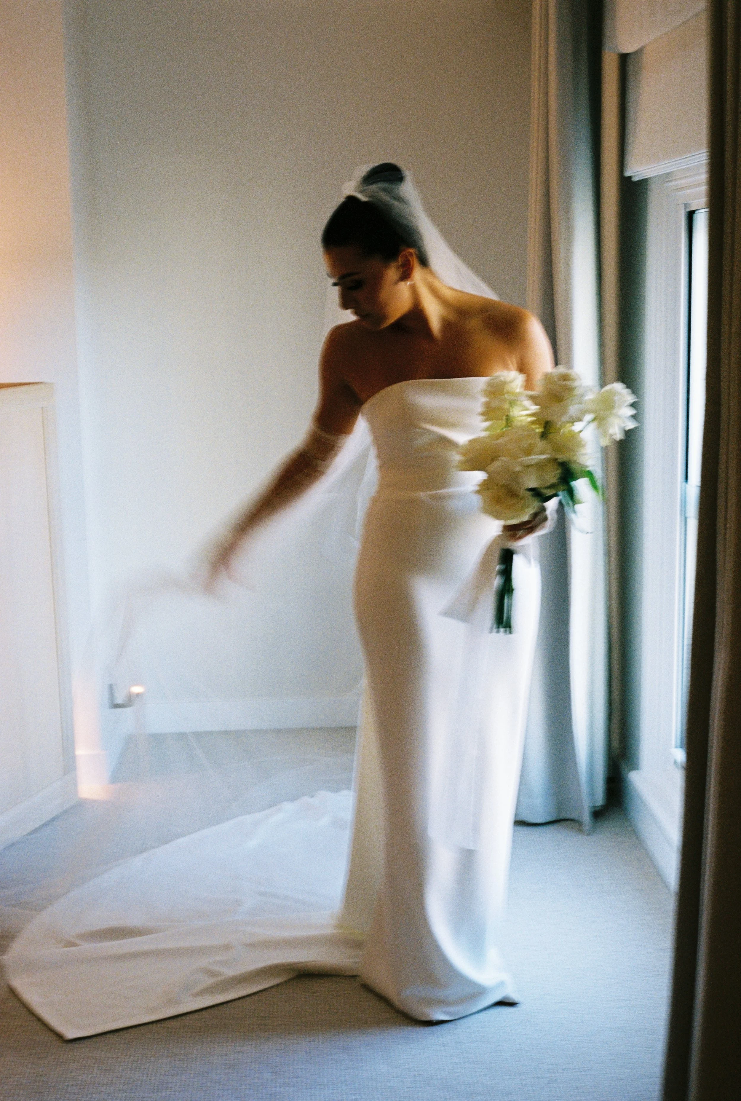 Jo with bouquet standing J&D_FILM_Sammy&Tom-14.jpg