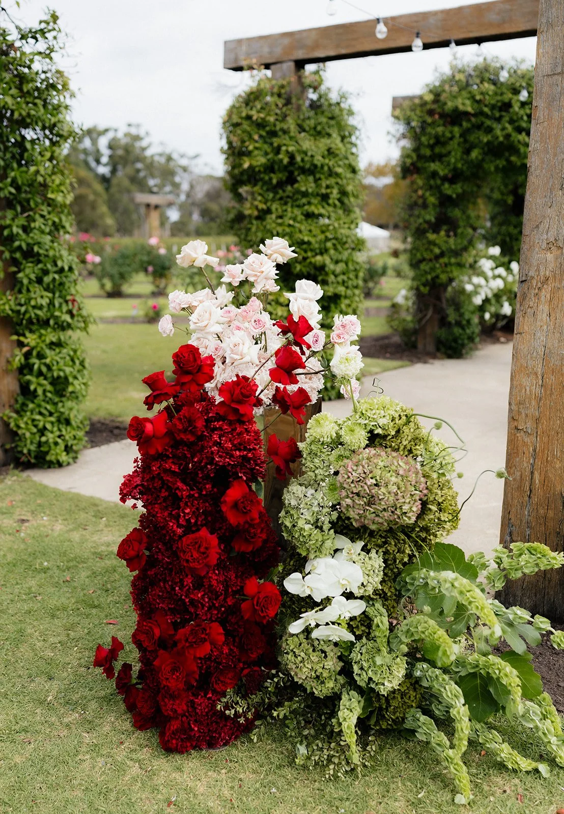 ceremony florals 0N8A6995_websize.jpg