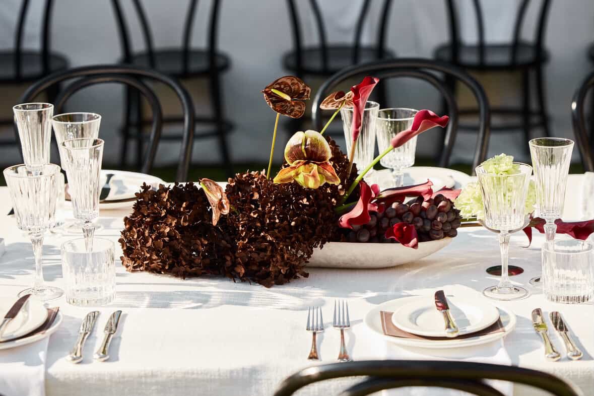 table arrangement - burgundy florals F8B7F750-0817-4BB3-82F3-14DE29159036.JPG