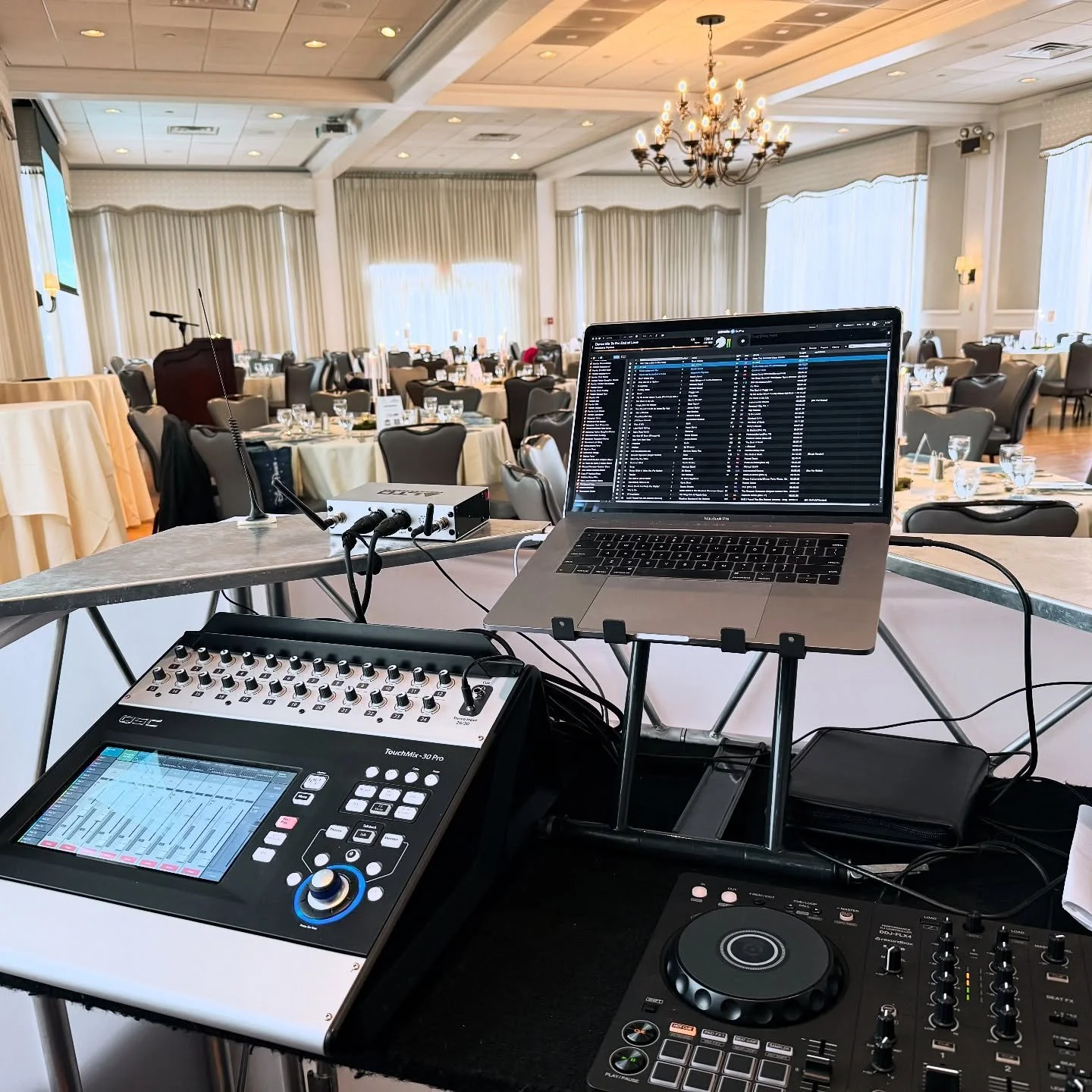 It was an absolute pleasure to celebrate and raise money for the @hollismontessorischool. With an auction full of beautiful art made by students, fun games, and wonderful people, it was truly a magical evening. Thank you for including us! And a speci