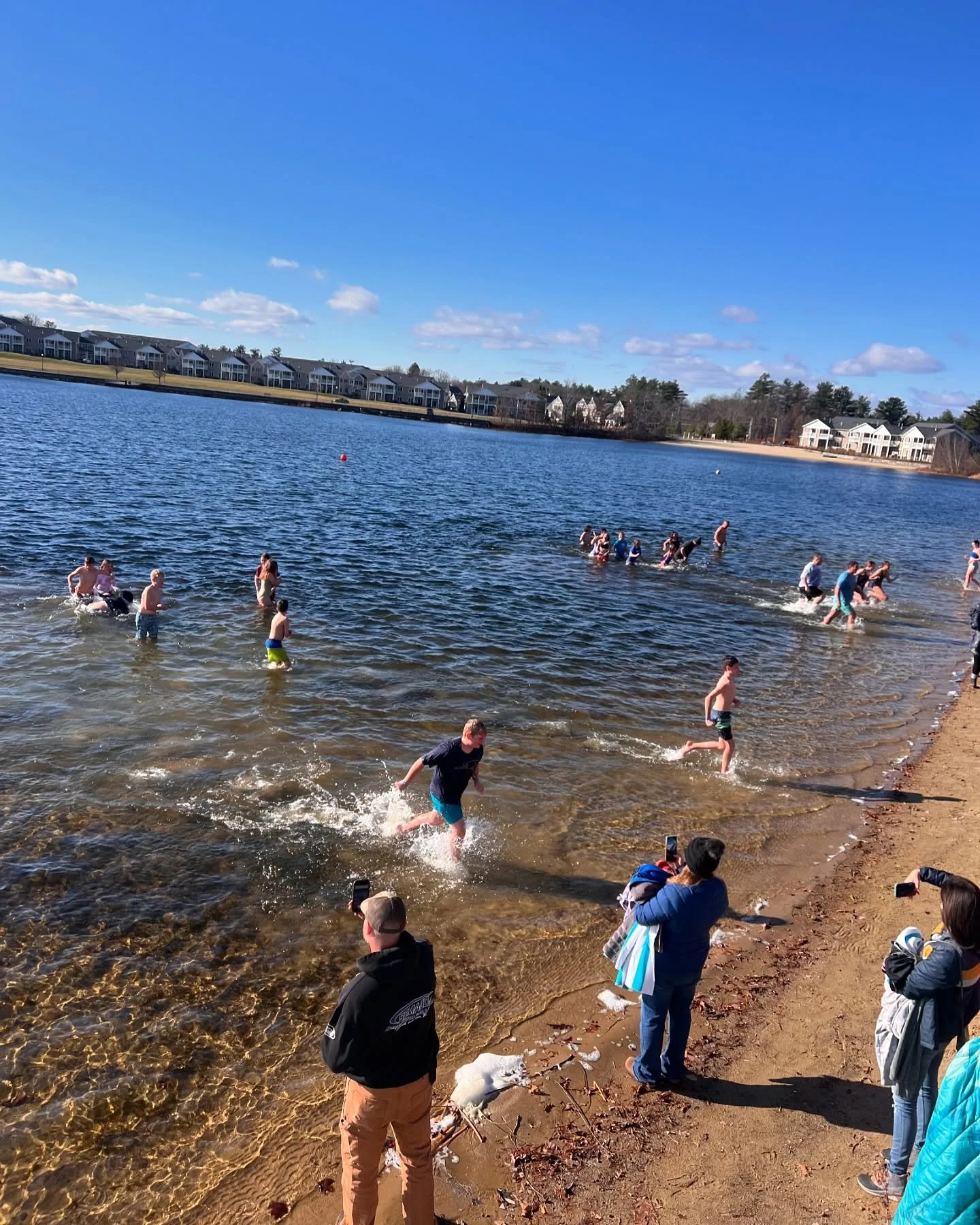 It&rsquo;s a frosty, fun day for the Cold Plunge raising awareness and funds for the @bgclunenburg! 🥶🏊