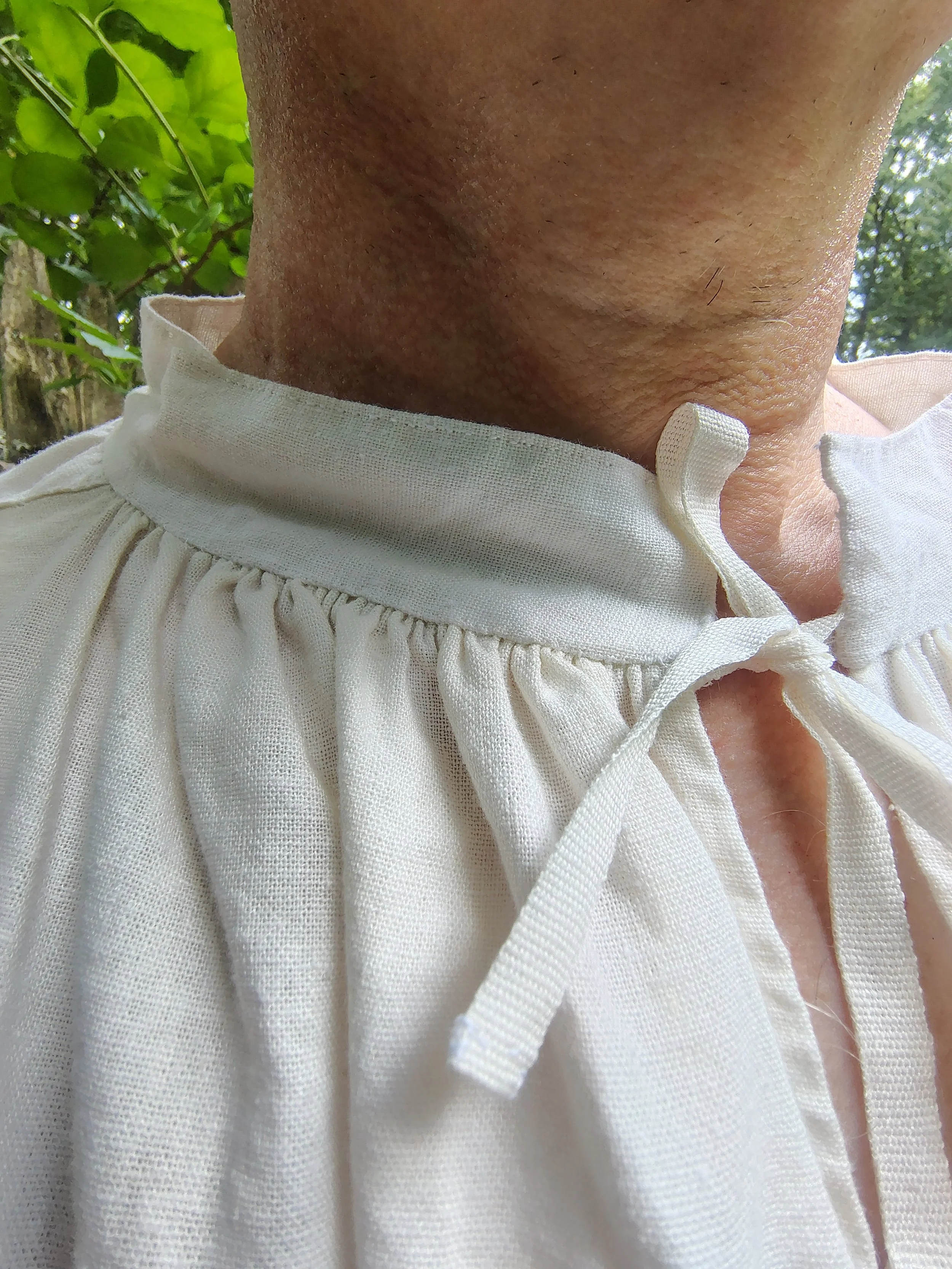 Neckline closeup.jpg