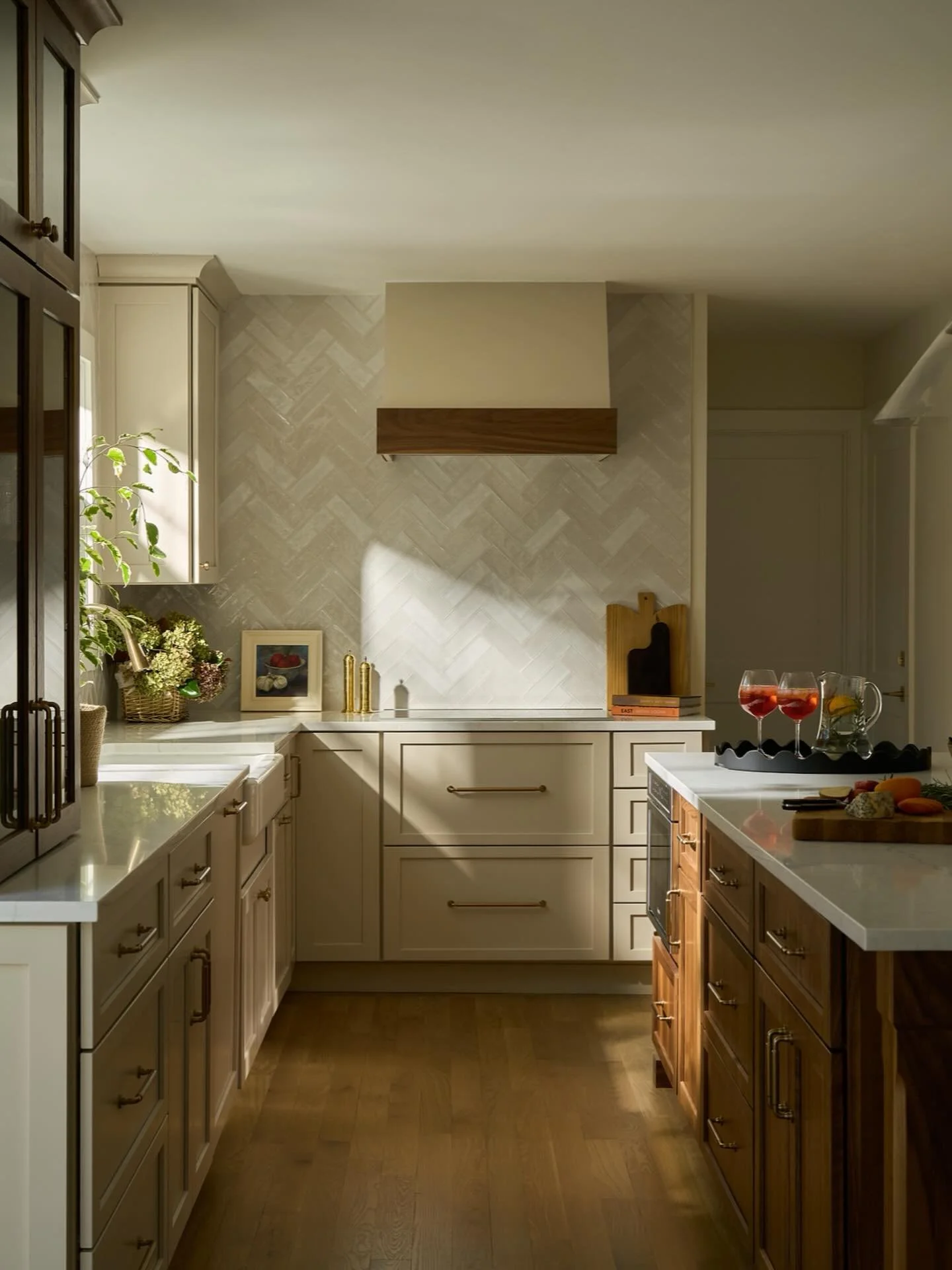 New work for @build_with_summit. 

Really enjoyed planning and shooting this project for Summit Builders. A full scout day and a stylist on set made for a smooth and fun shoot.

Builder: @build_with_summit 
Kitchen: @severnaparkkitchenandbath @kristy