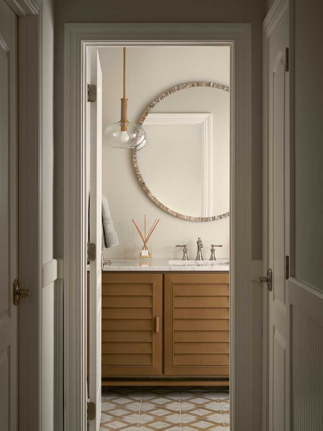 New work for @tonya_maggio_interiors. 

&hellip;

Photo by and copyright @briandistadphoto. Written permission is required for use. Story shares are always welcome and appreciated. Thank you!

&hellip;

#inteiorphotography #interiordesign #annapolisd