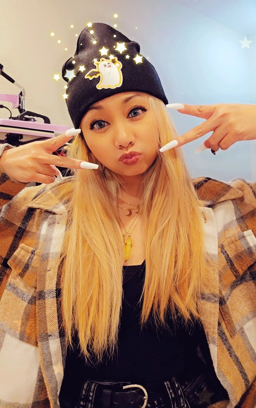 Model - Beanie.Black. Ghost.jpg