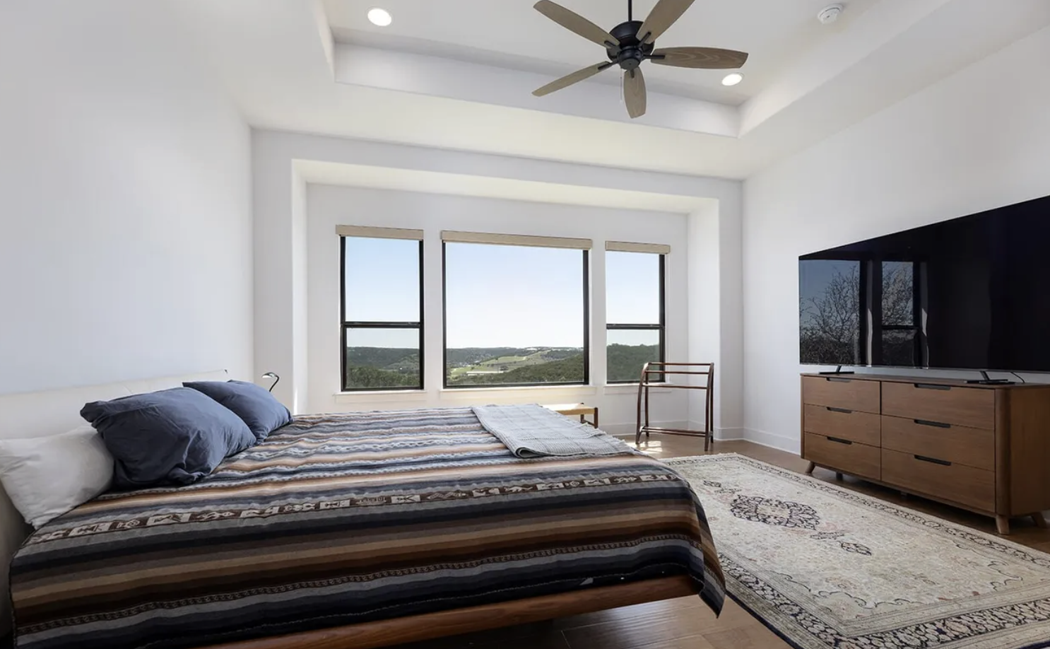 27 Mariposa Pkwy E Boerne, TX 78006 Bedroom
