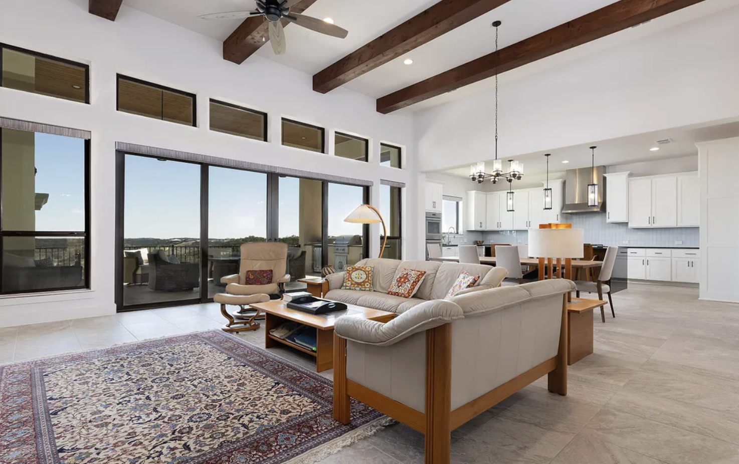 27 Mariposa Pkwy E Boerne, TX 78006 Living Room