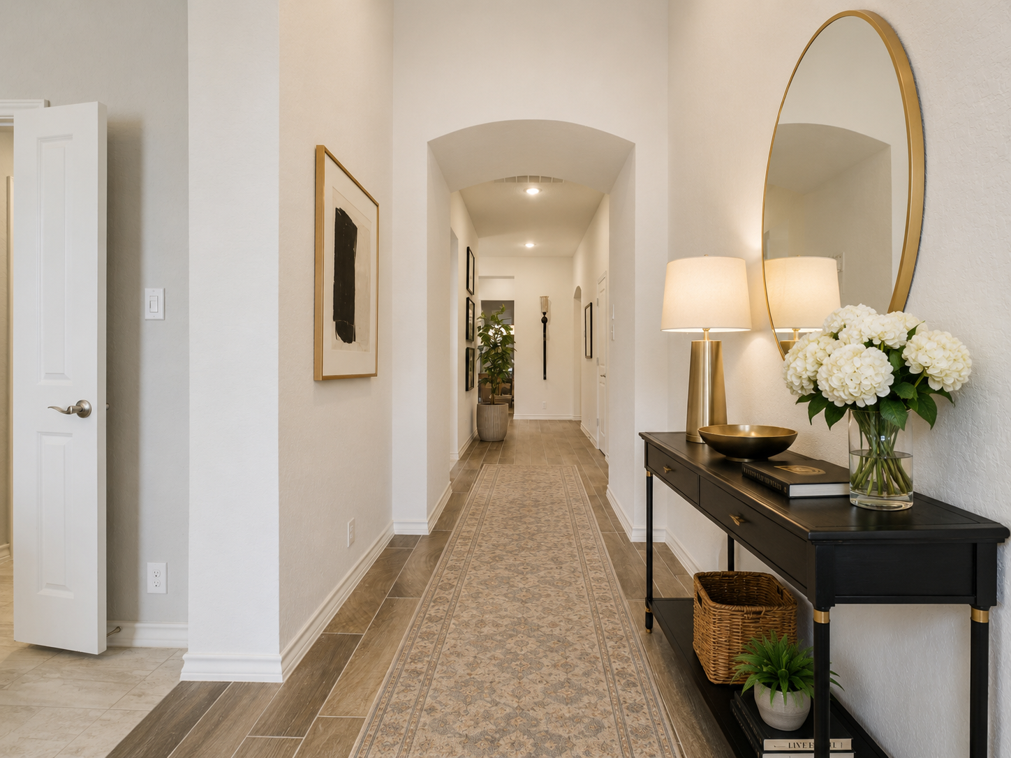Interior view of a home hallway of 3051 Blenheim Park, Bulverde, Texas.