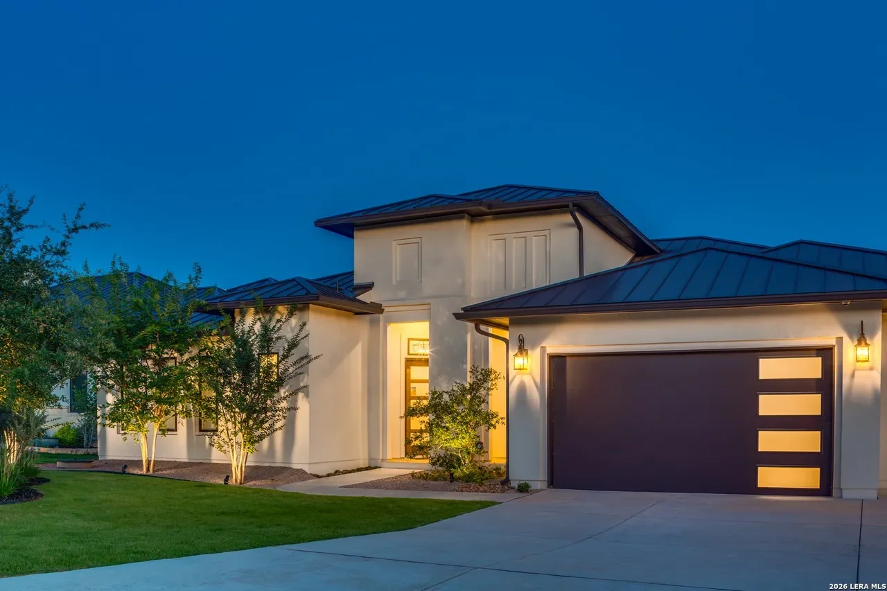 27 Mariposa Pkwy E Boerne, TX 78006 Entrance