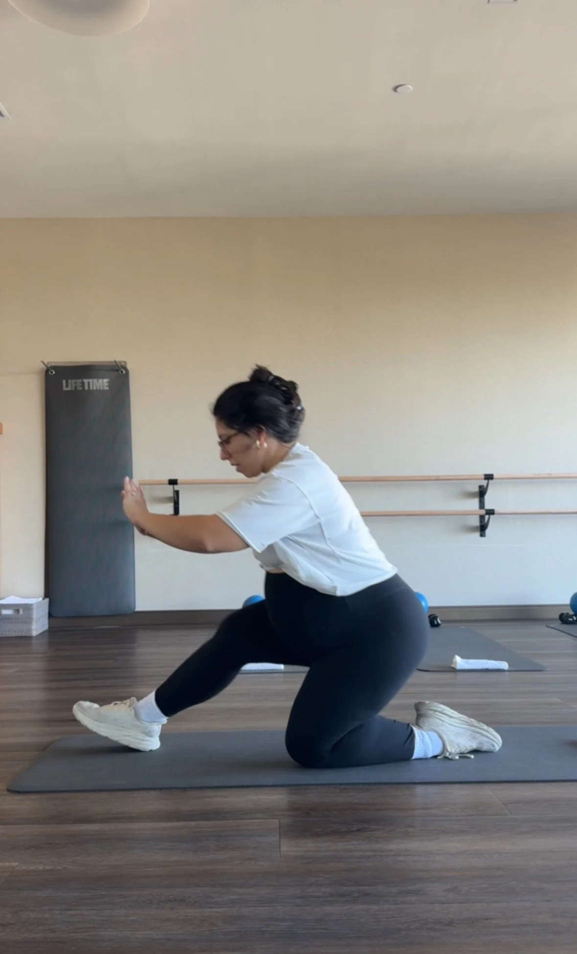 Quick mobility routine for birth prep!