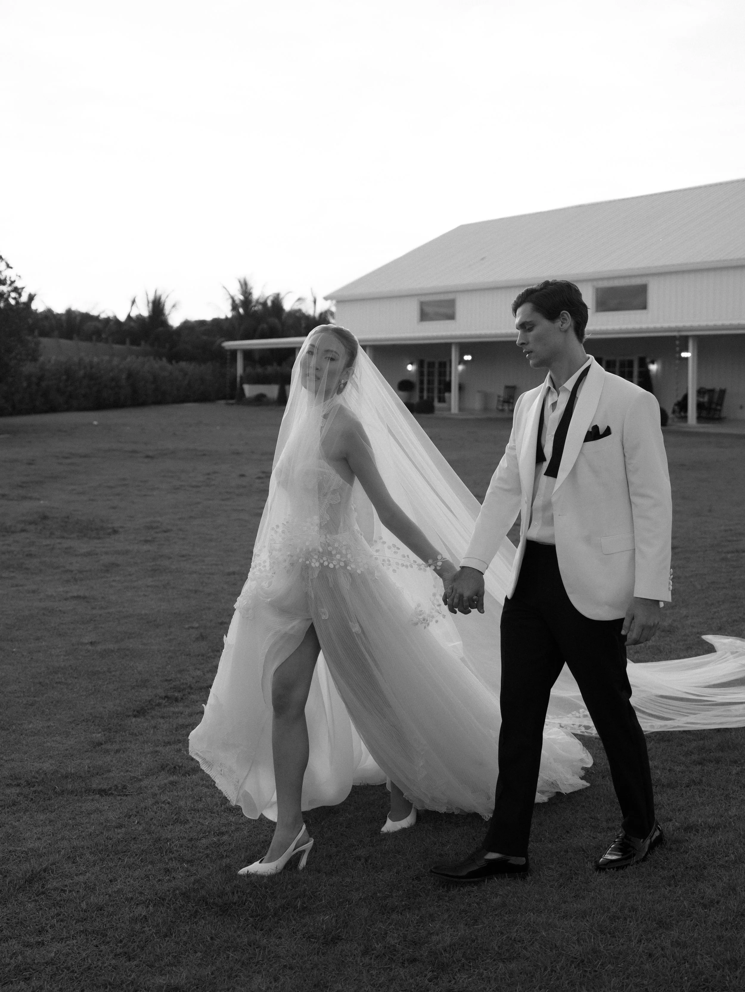 #slideOutRight-scroll