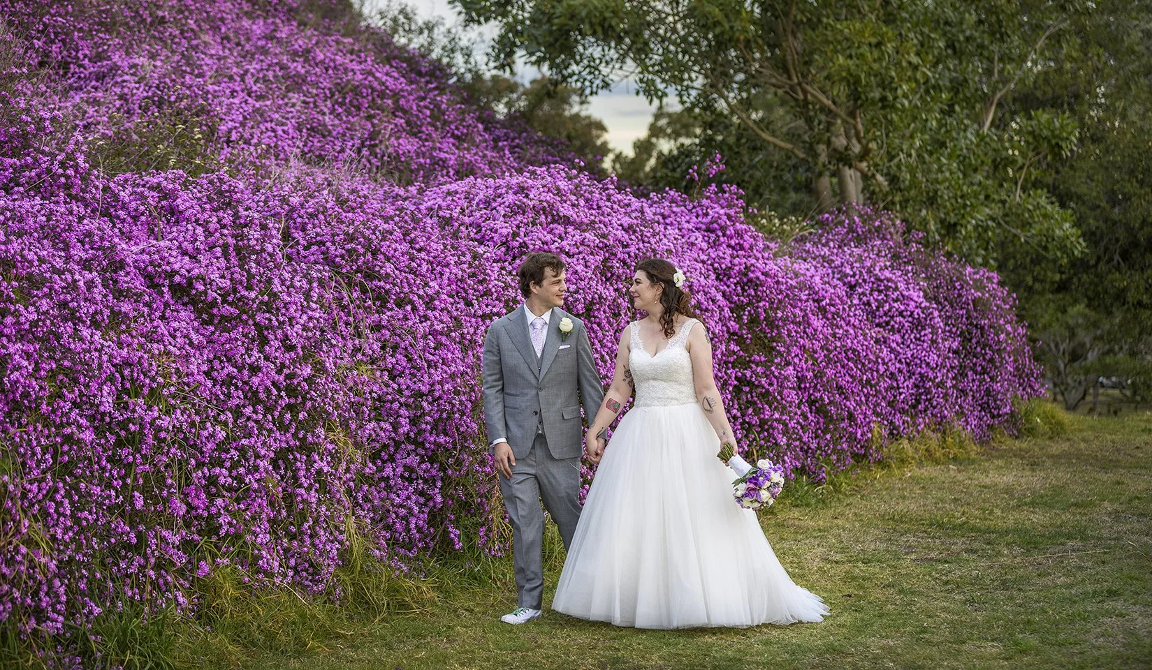 Samantha & Matt flowers_©MarijaSullavan.jpg