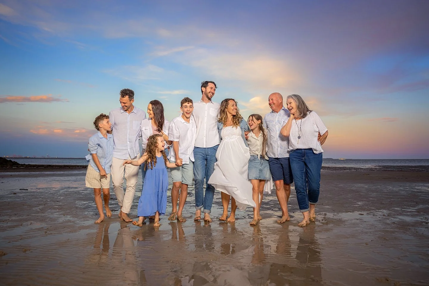 extended family brisbane photographer, extended family photographer, Wynnum family photographer.jpg