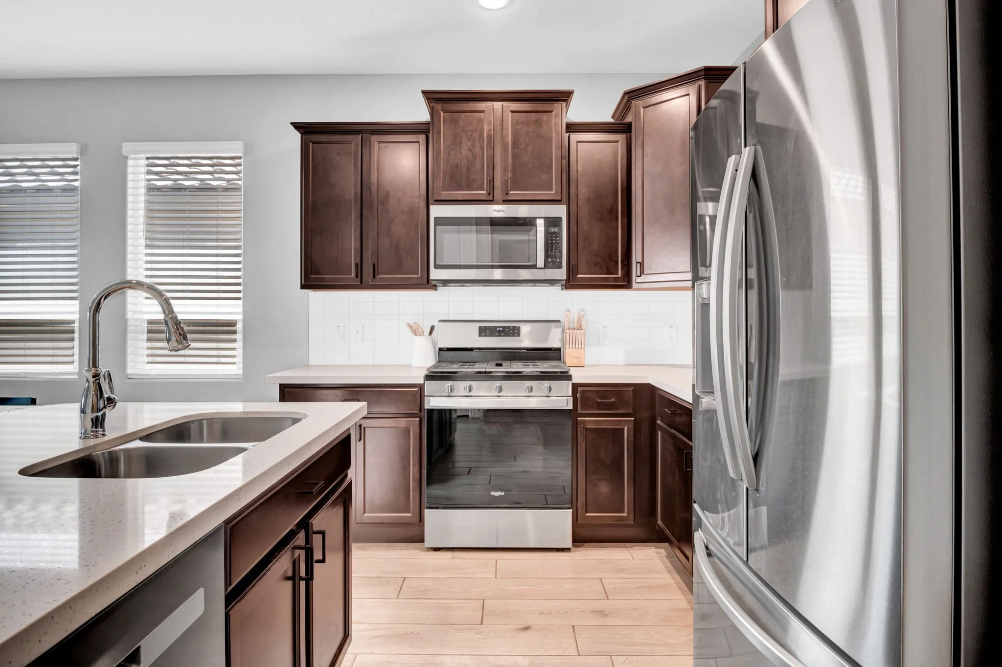 11-web-or-mls-8429 W Atlantis Way-8.jpg