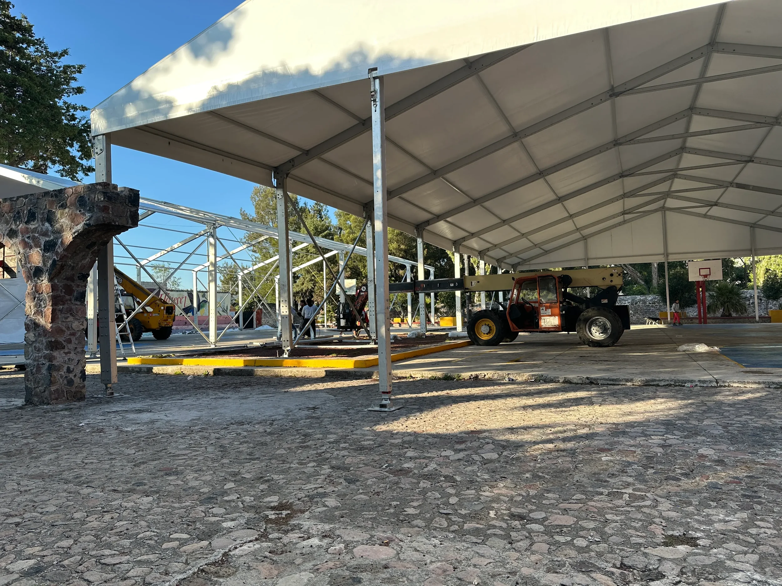 Montaje de Carpa en Iglesia