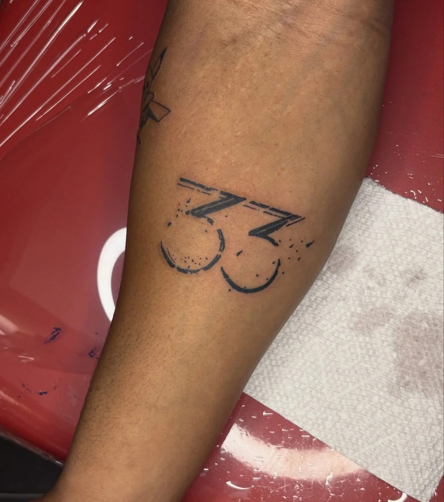 custom tattoos for Deven!

Thank you so much for the trust with your first tattoos 🙂&zwj;↕️ and more video game/anime tattoos plsss

I will see yall at the holiday extravaganza in a week!