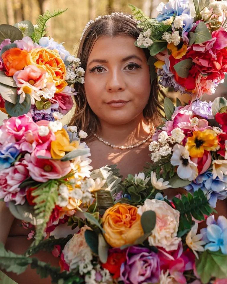 💍 Brides-to-be, your dream glam starts here!

I&rsquo;m a traveling makeup artist specializing in soft, timeless bridal looks. Whether your wedding is near or far, I bring the glam right to you so your morning is stress-free and beautiful.

✨ Now bo