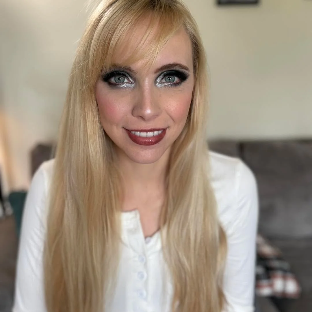 Christmas glam season is here and I&rsquo;m now booking for all holiday parties, family gatherings, photoshoots, and day-of glam. Whether you want soft shimmer or full festive sparkle, I&rsquo;ll create a look that fits your style and lasts all night