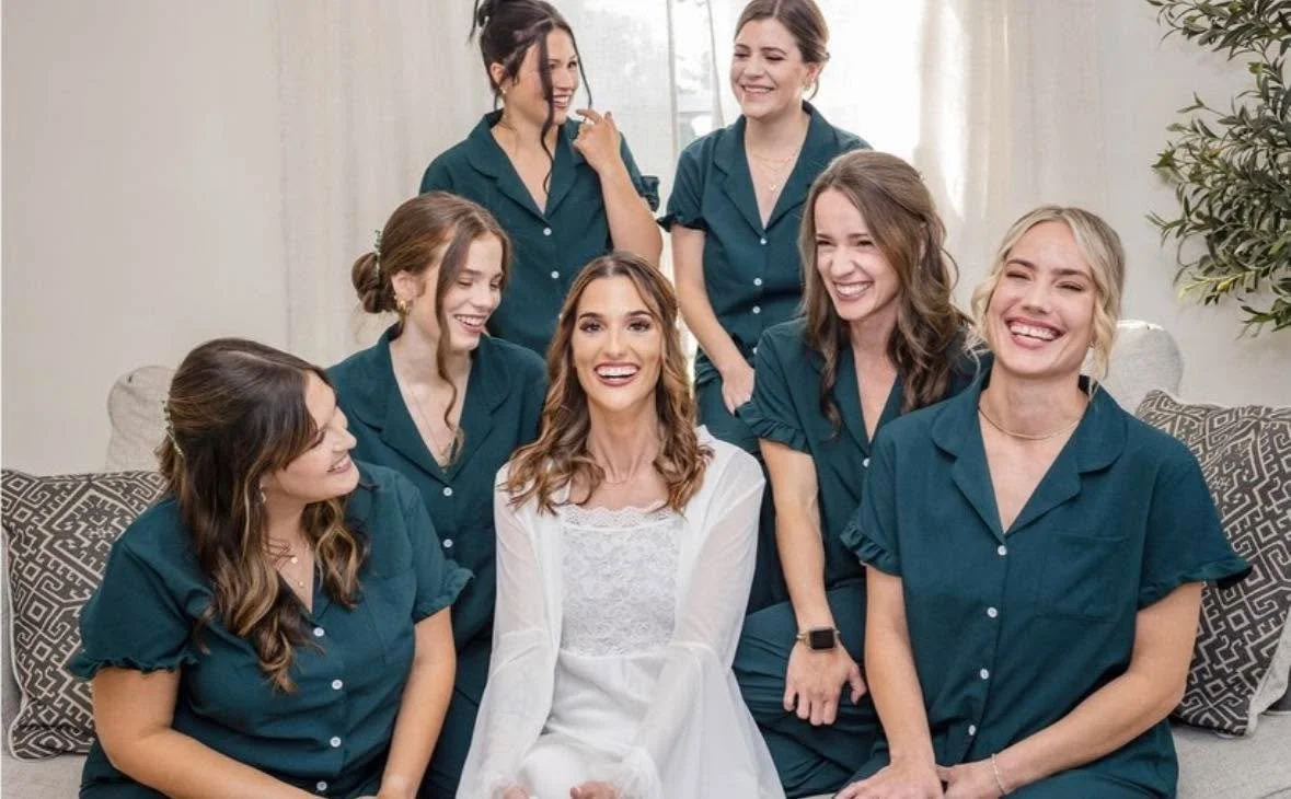 A calm morning, a beautiful bride, and her girls by her side. Creating makeup looks that photograph flawlessly and last all day is always the goal. Such a stunning group from start to finish. 💄📸