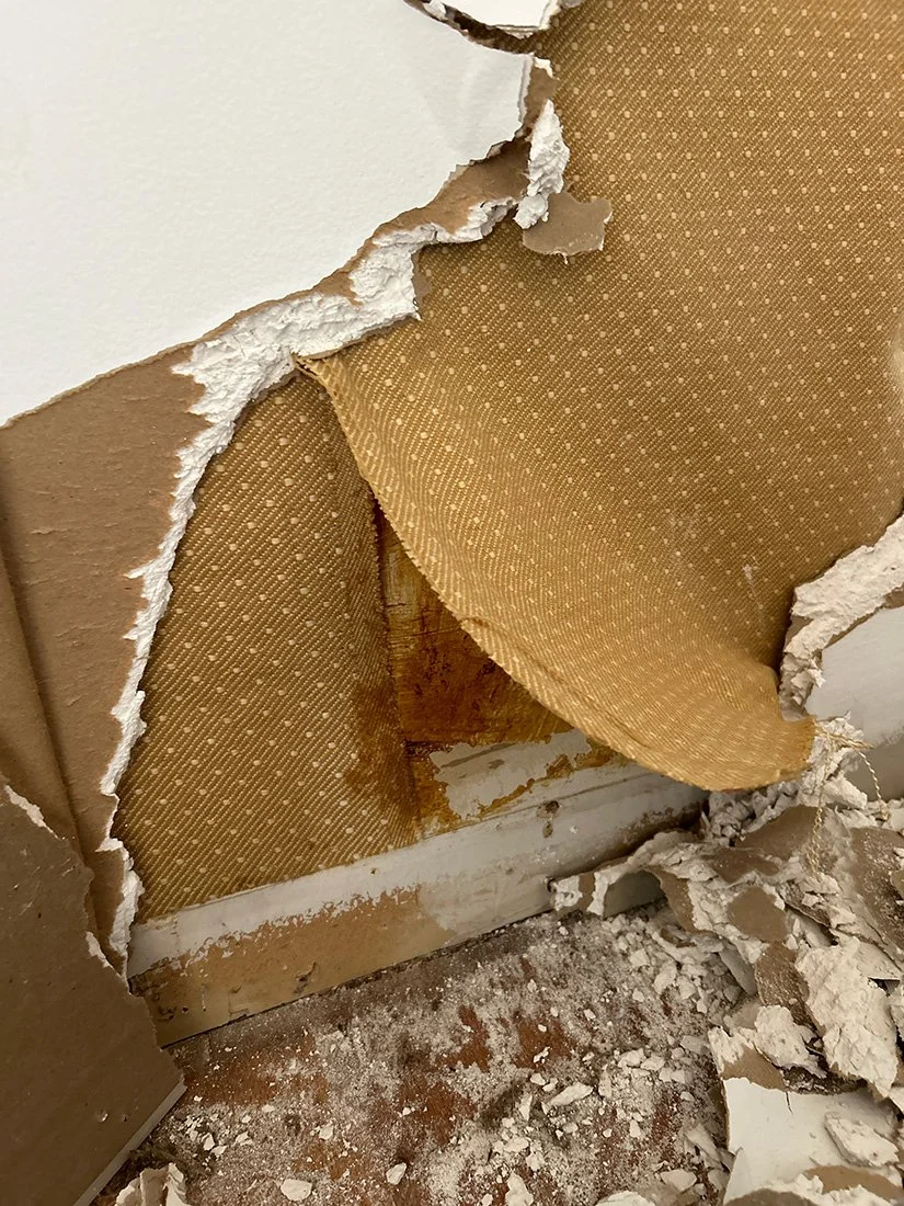 Finding fabric sandwiched between drywall