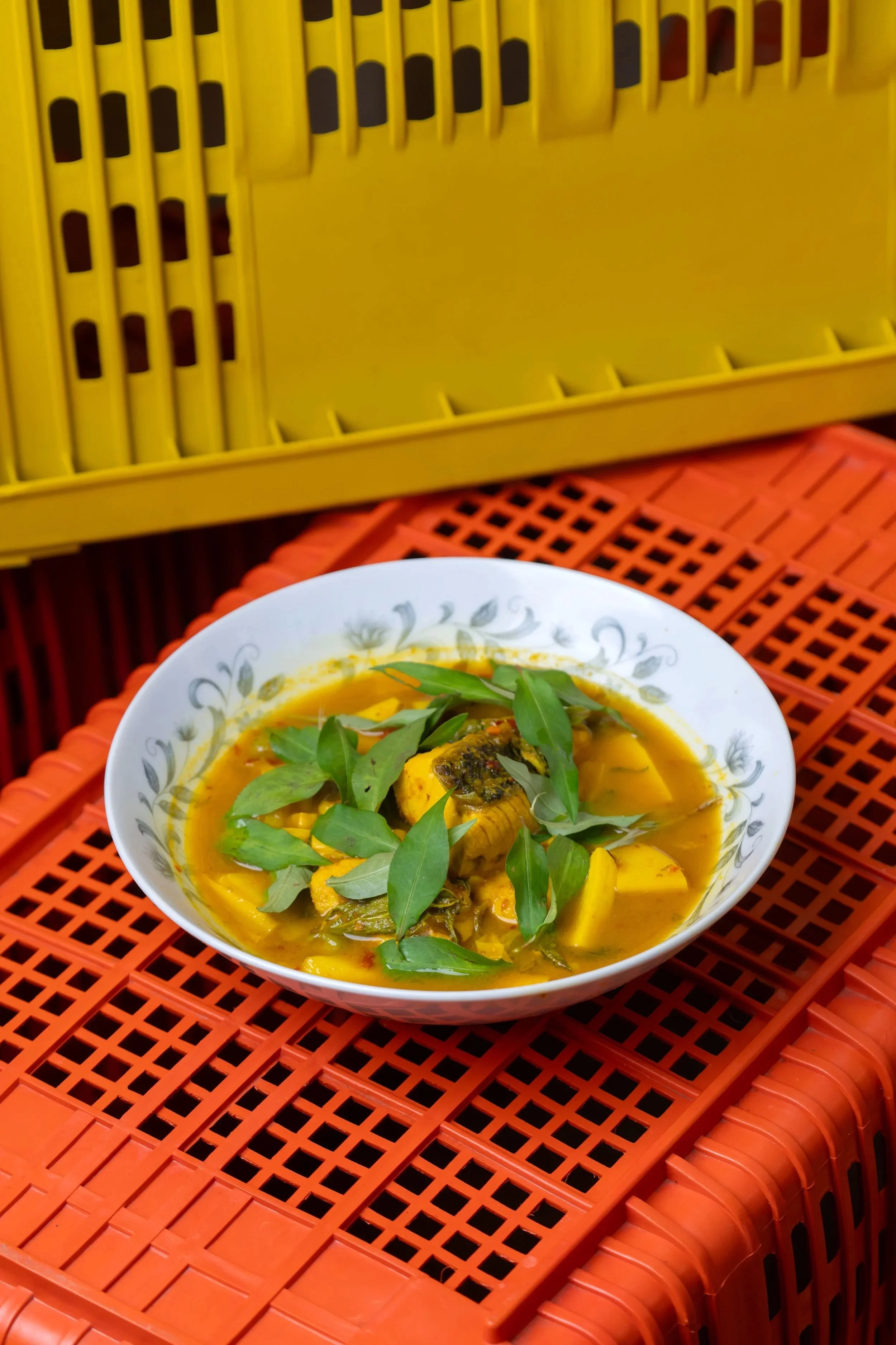 แกงส้มใต้ปลาประจำวันผักแพรว ลูกเขาคัน ยอดมะพร้าว | Southern Spicy Sour Curry of Today’s Catch 🌶️ 🌶️  🌶️   580.- 