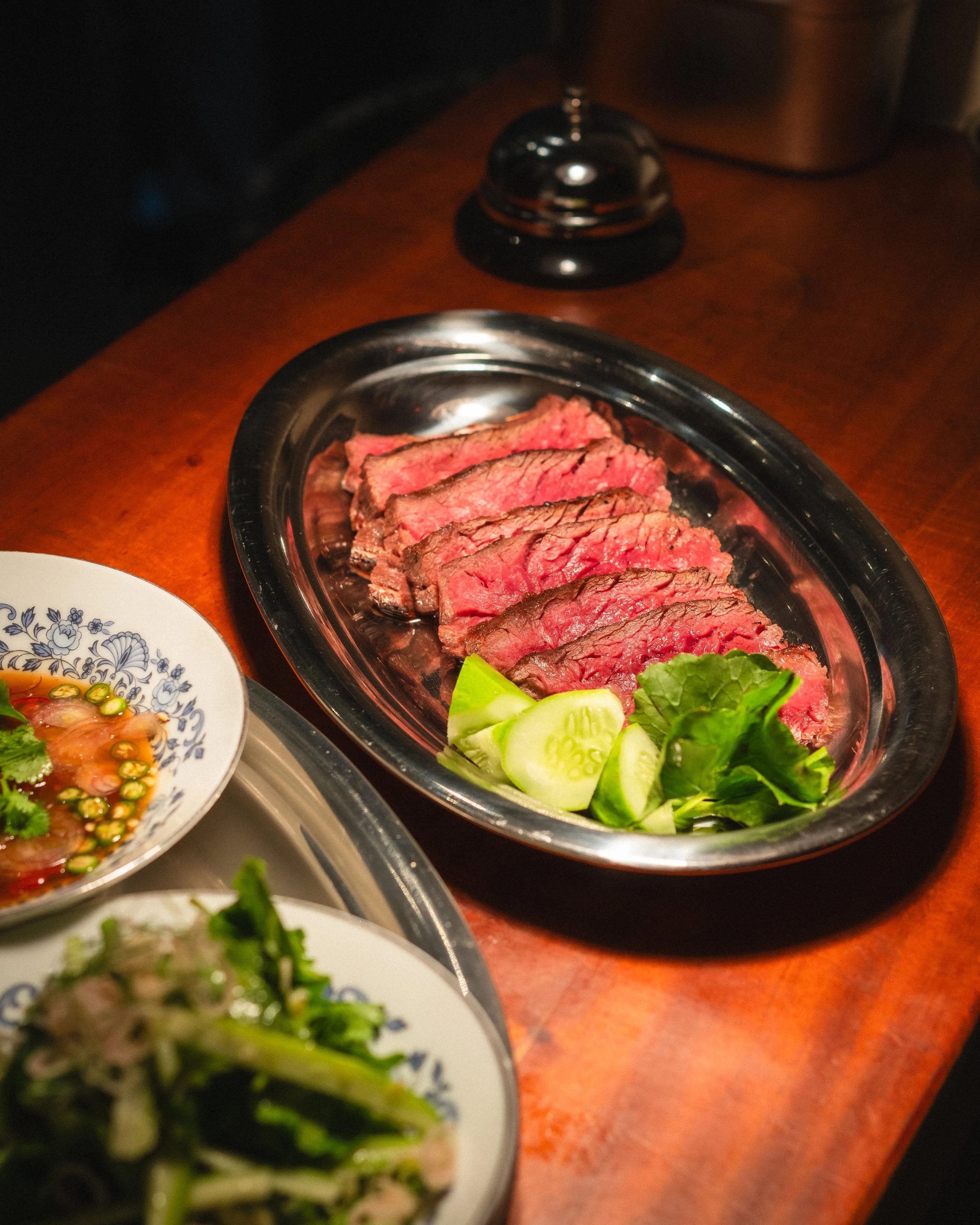 เนื้อไทยวากิวทาจิมะส่วนบาเว็ตต์ย่าง 300g
เสิร์ฟพร้อมน้ำจิ้มมะขามพริกสดแบบใต้ | Grilled Thai Tajima Wagyu Bavette,
Served with Southern Tamarind Chili Sauce 1250.-
