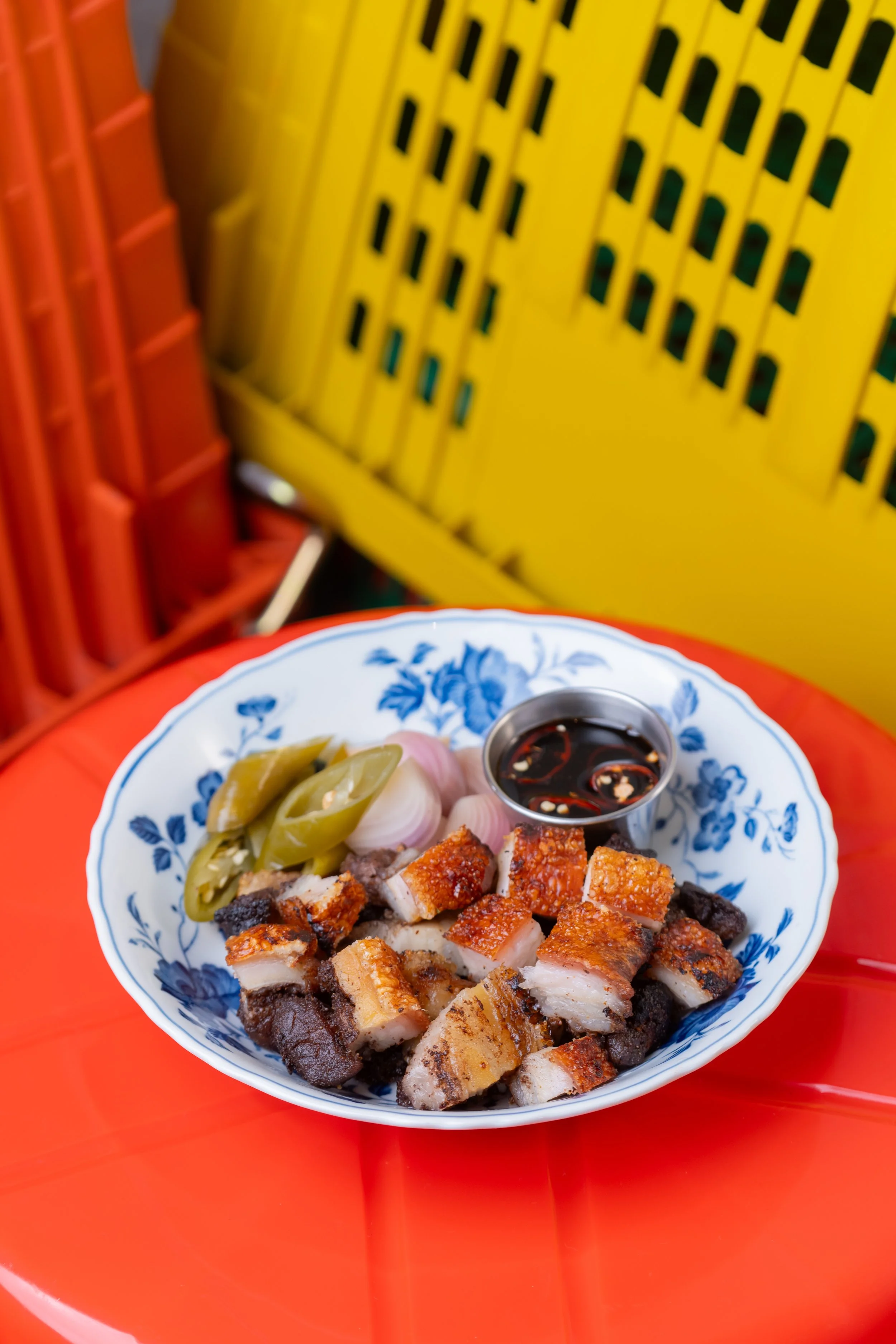 หมูย่างแบบตรัง | Trang-Style Roasted Pork with Signature Sauce 380.-

