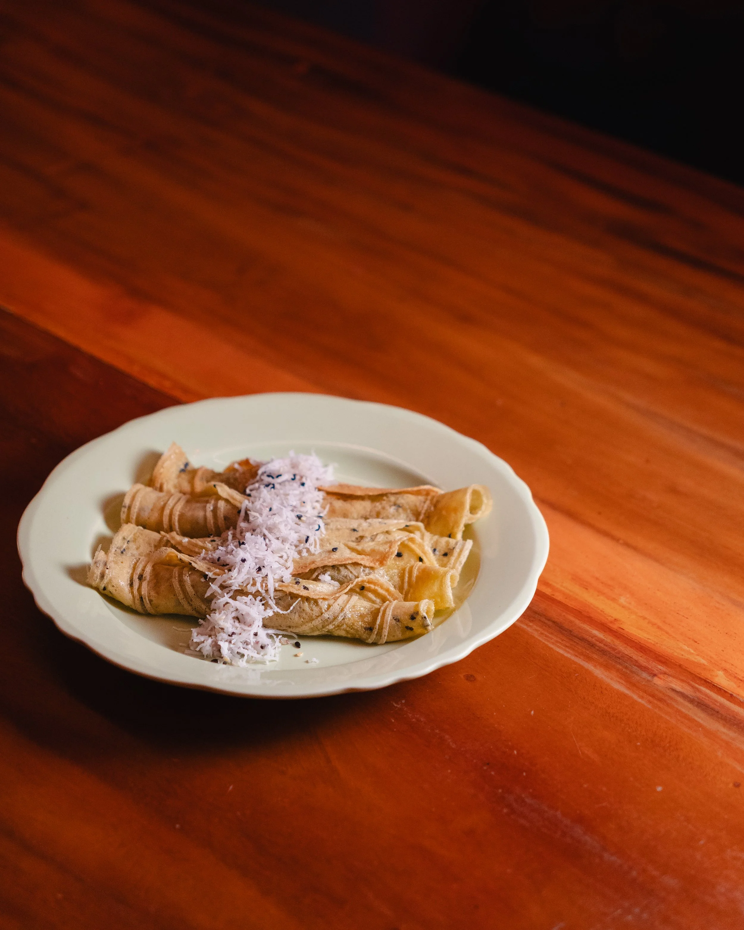 ทองม้วนสด | Freshly Made Coconut Crispy Rolls
180.-
