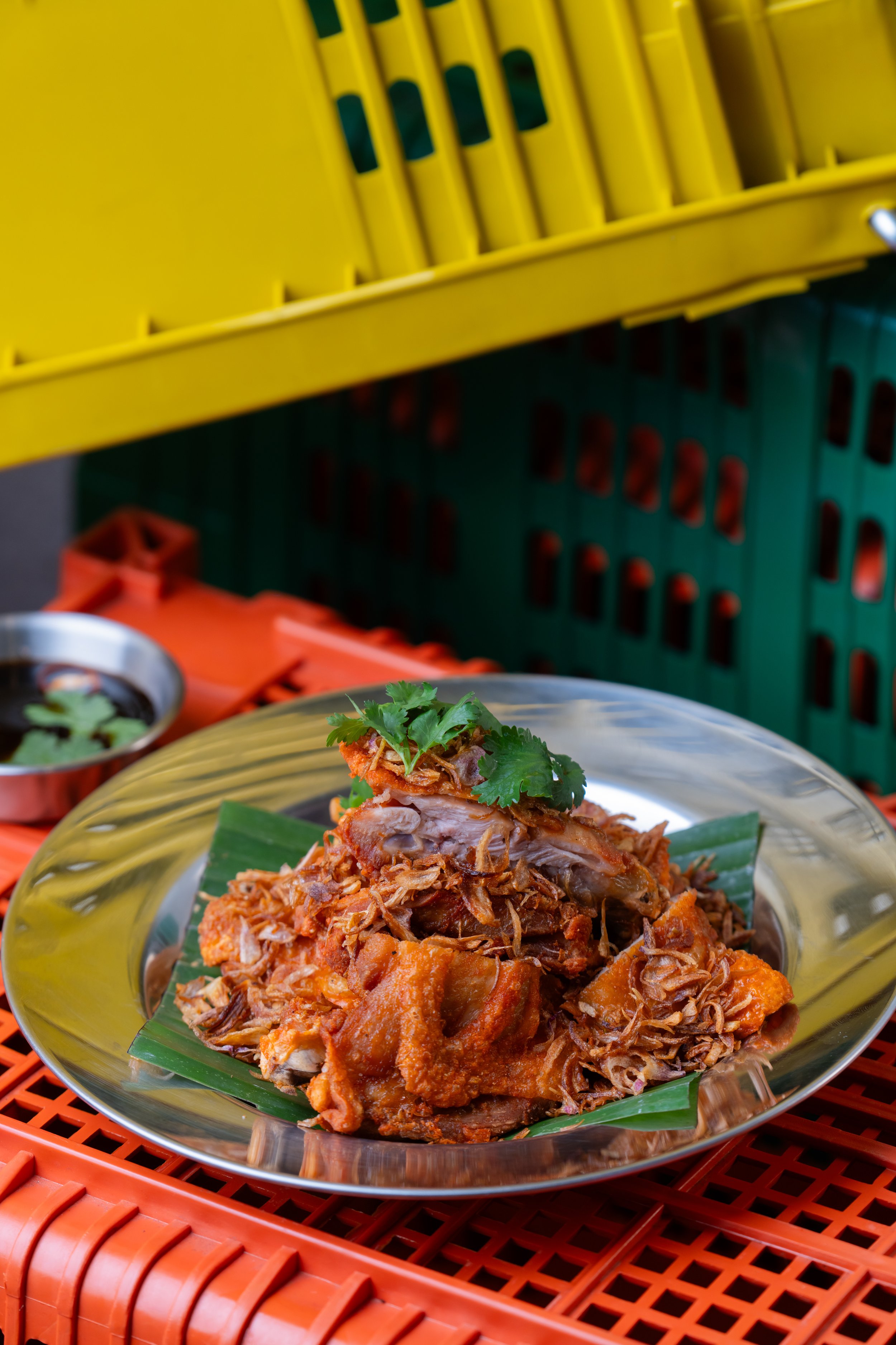 ไก่ทอดหาดใหญ่ | Hat Yai–Style Crispy Fried Chicken with Fried Shallots 280.-