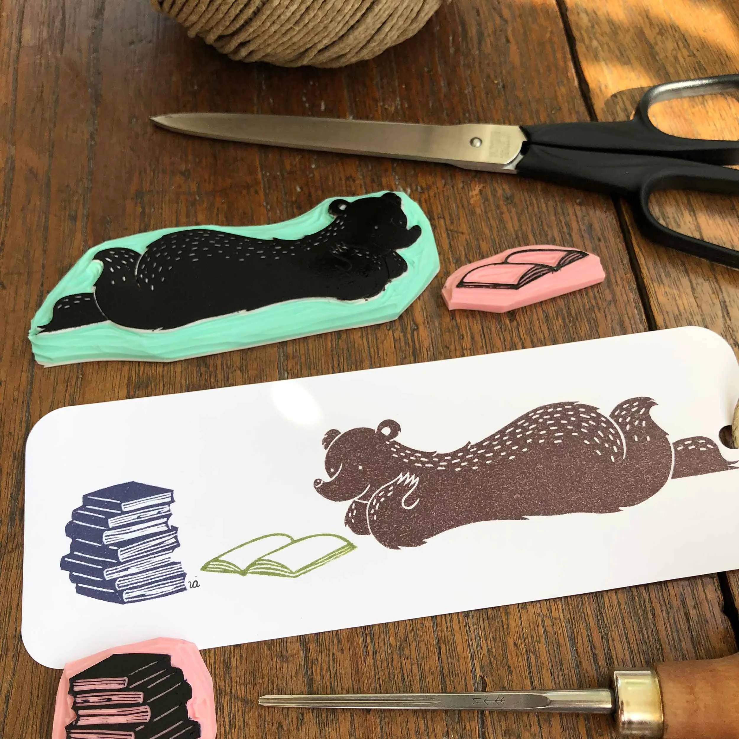 handmade-bookmark-reading-bear.jpg