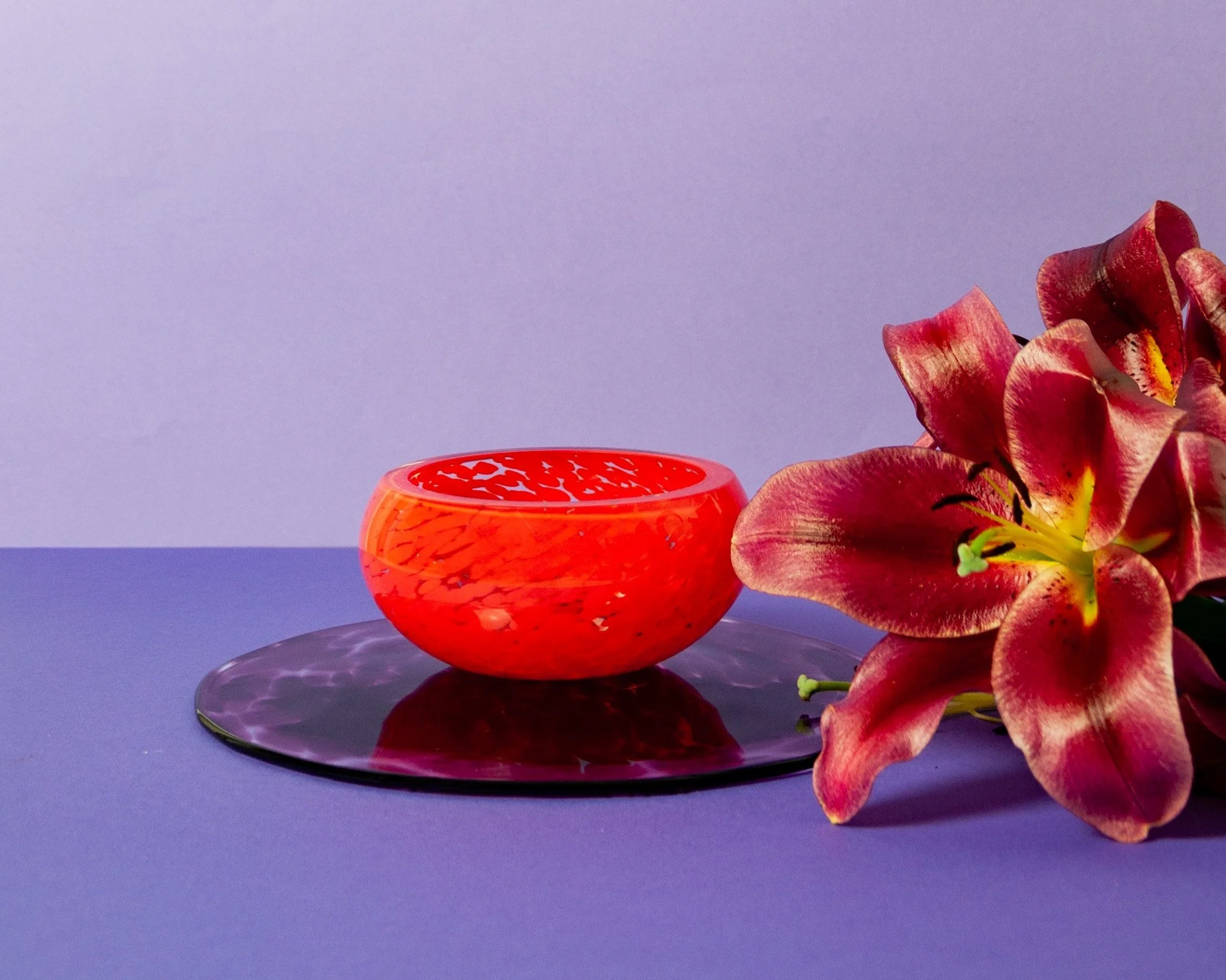 Sauce bowl side in purple and red