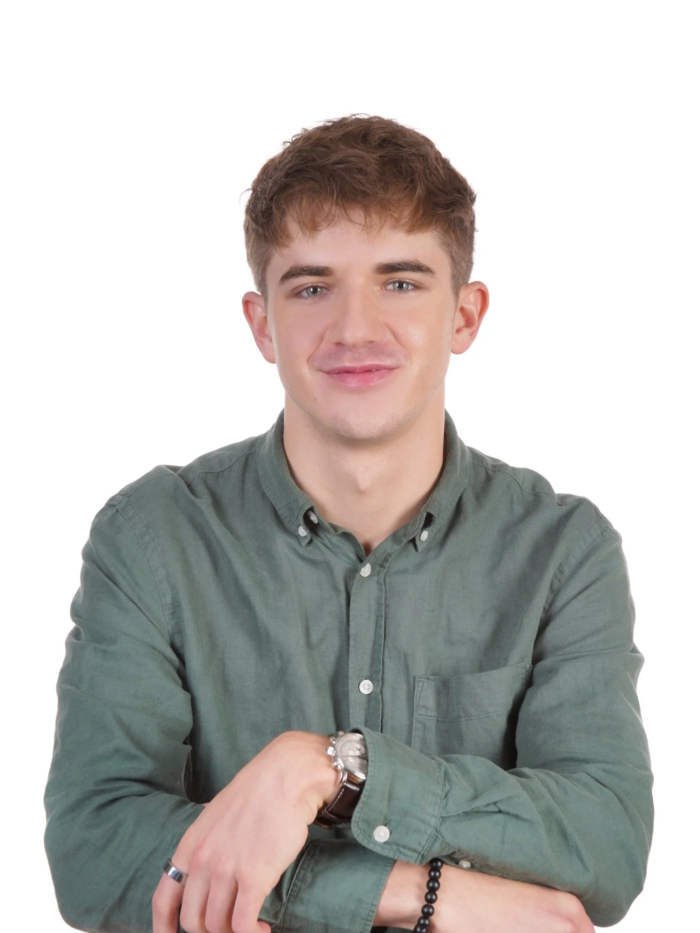 My name is Jan. I&rsquo;ve spent the last years teaching languages, volunteering abroad, traveling to 50+ countries and watching how communication can open doors.
FluentBridge is my way of making those doors easier to open for others :)